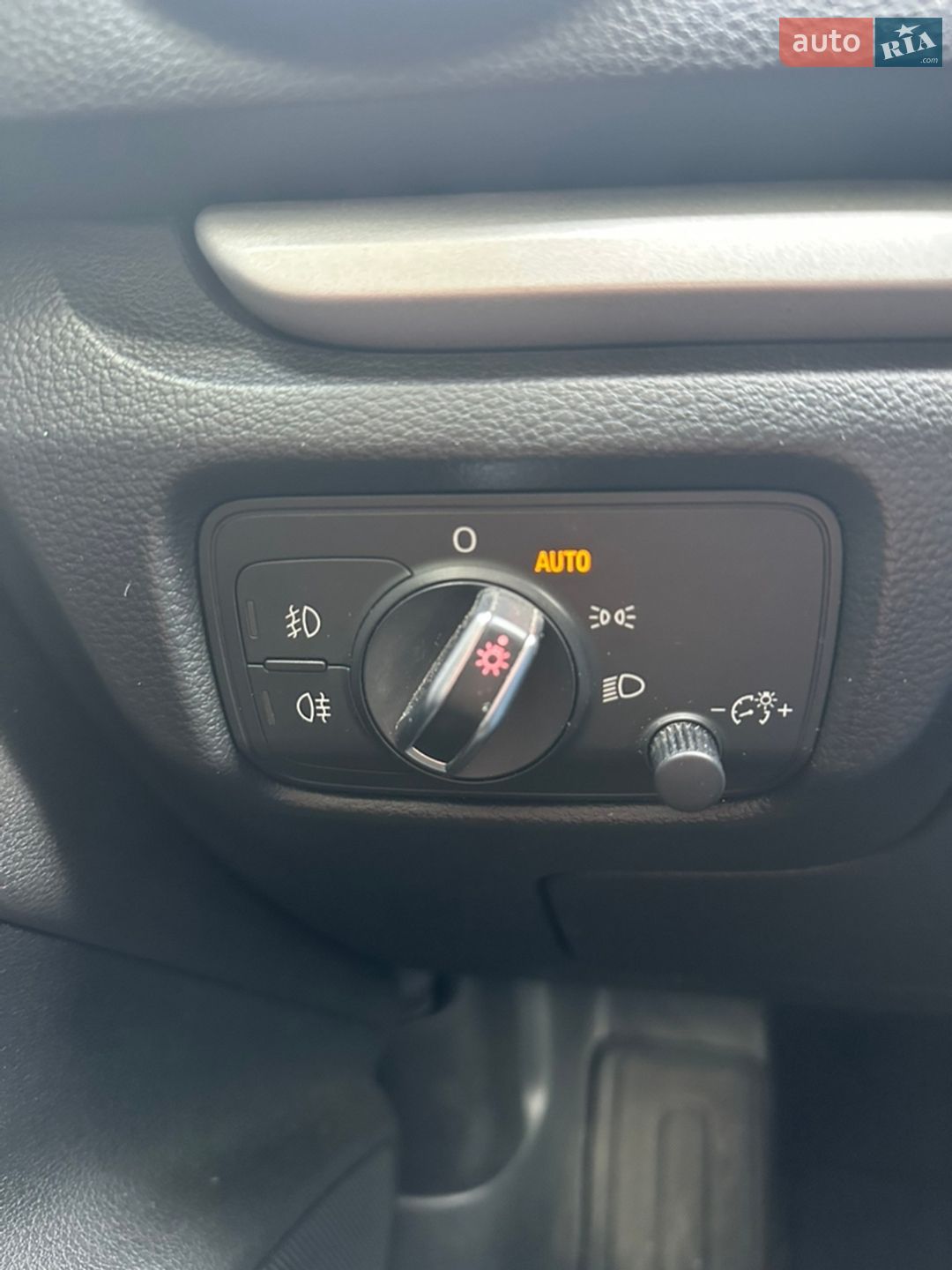 Audi A3 2015 VIN WAUZZZ8V2GA040146 фото оголошення 16 з 20