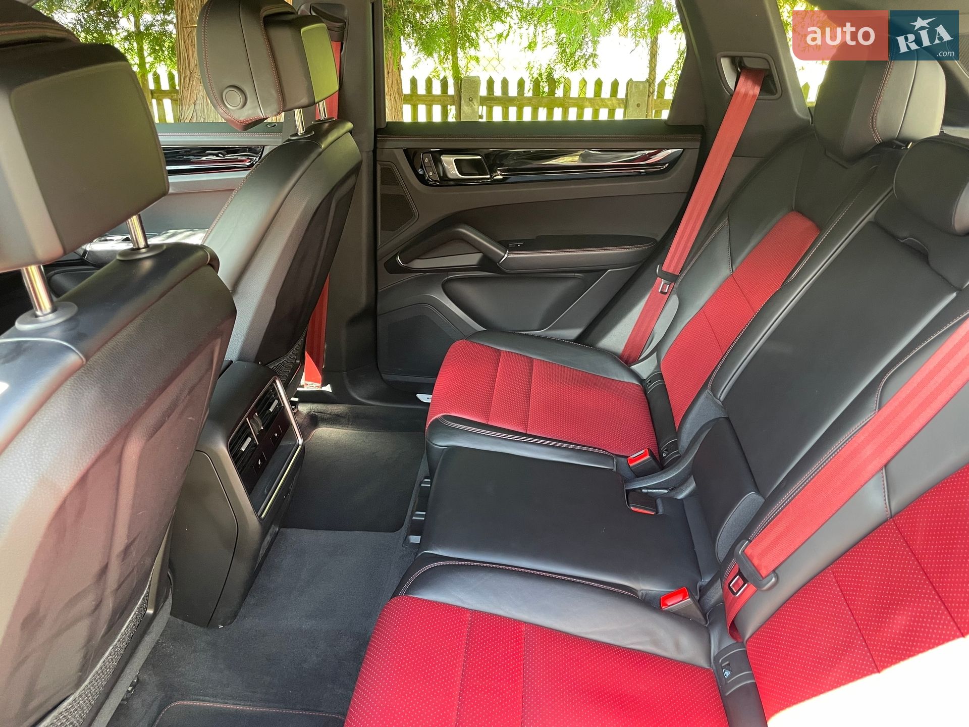 Porsche Cayenne 2022 VIN WP1ZZZ9YZPDA01089 фото оголошення 7 з 10