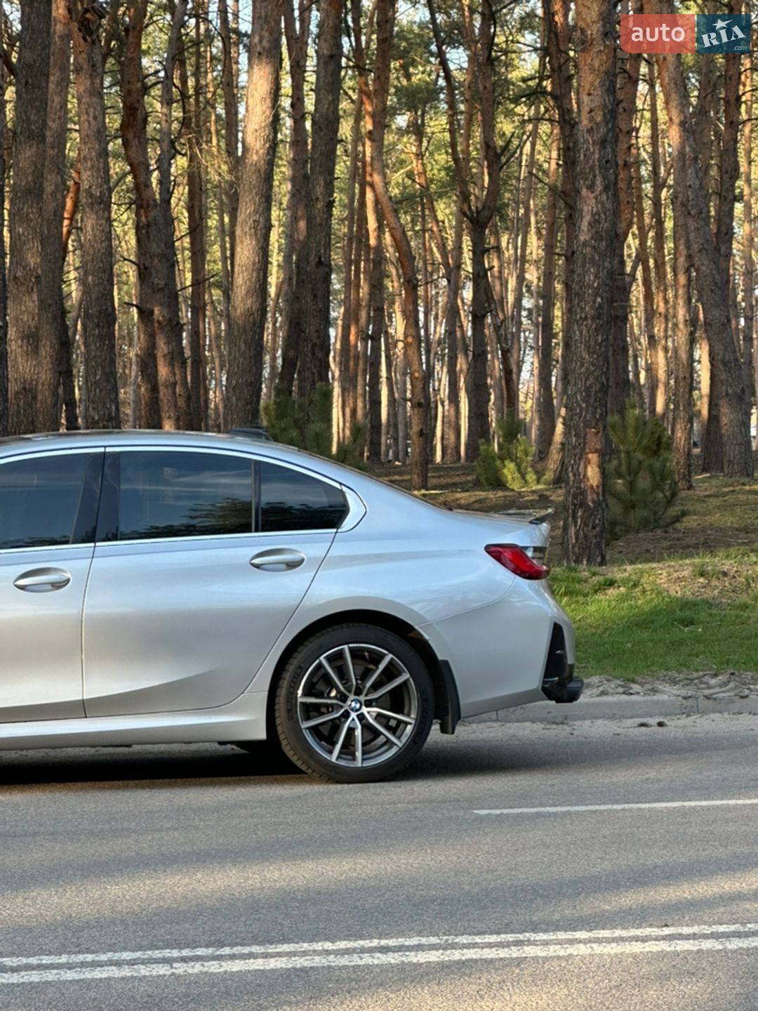 BMW 3 Series 2019 VIN WBA5R7C52KFH27927 фото оголошення 7 з 47