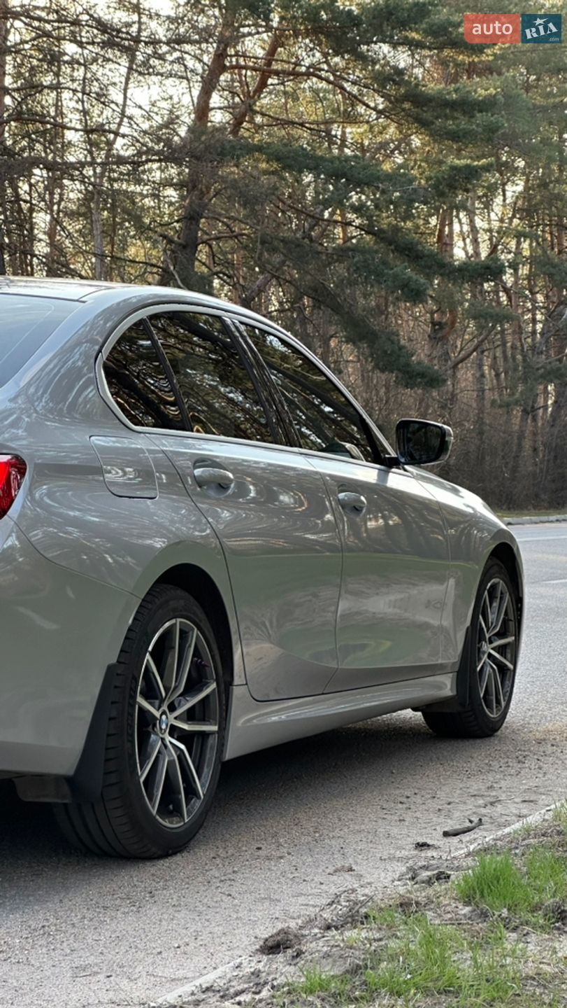 BMW 3 Series 2019 VIN WBA5R7C52KFH27927 фото оголошення 21 з 47