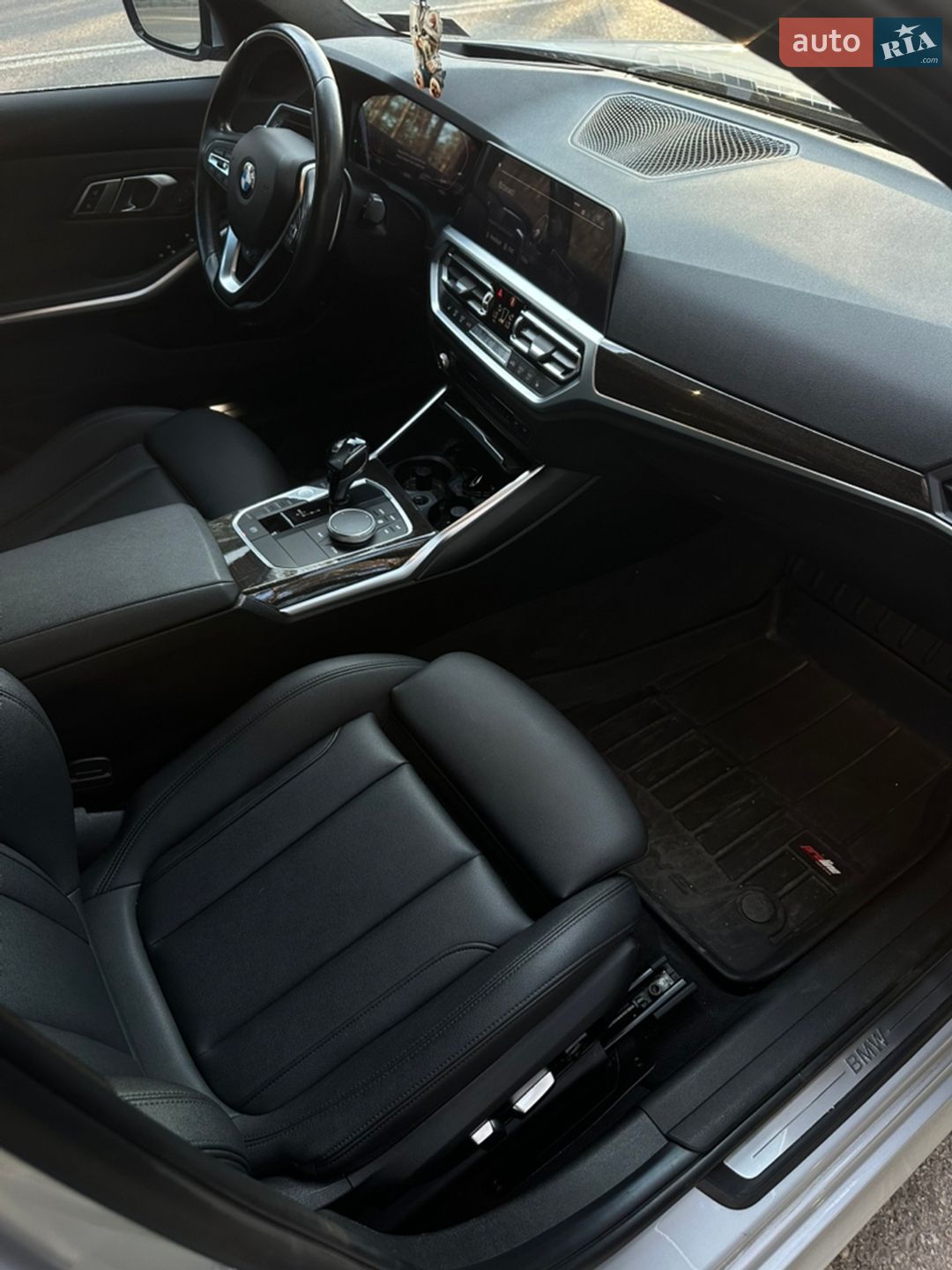 BMW 3 Series 2019 VIN WBA5R7C52KFH27927 фото оголошення 27 з 47