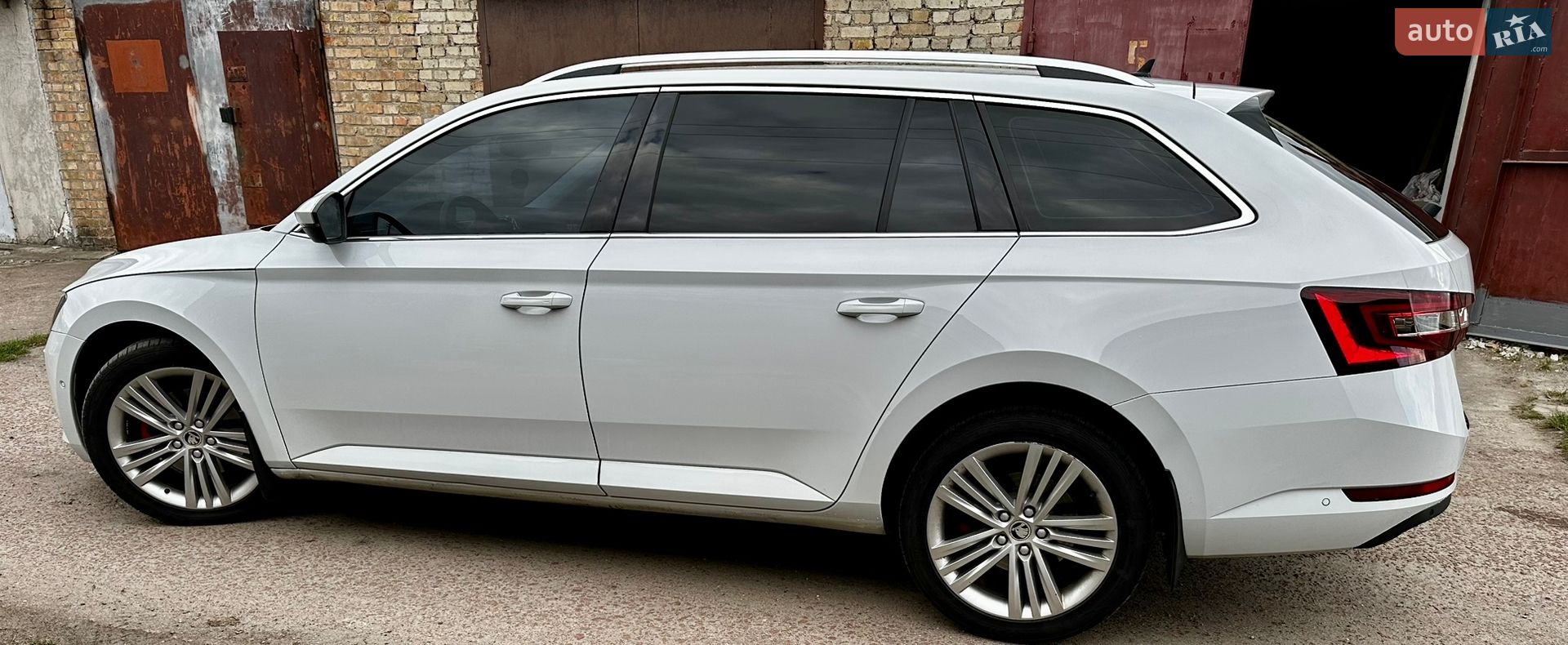 Skoda Superb 2017 VIN TMBJH9NP4J7525854 фото оголошення 4 з 18