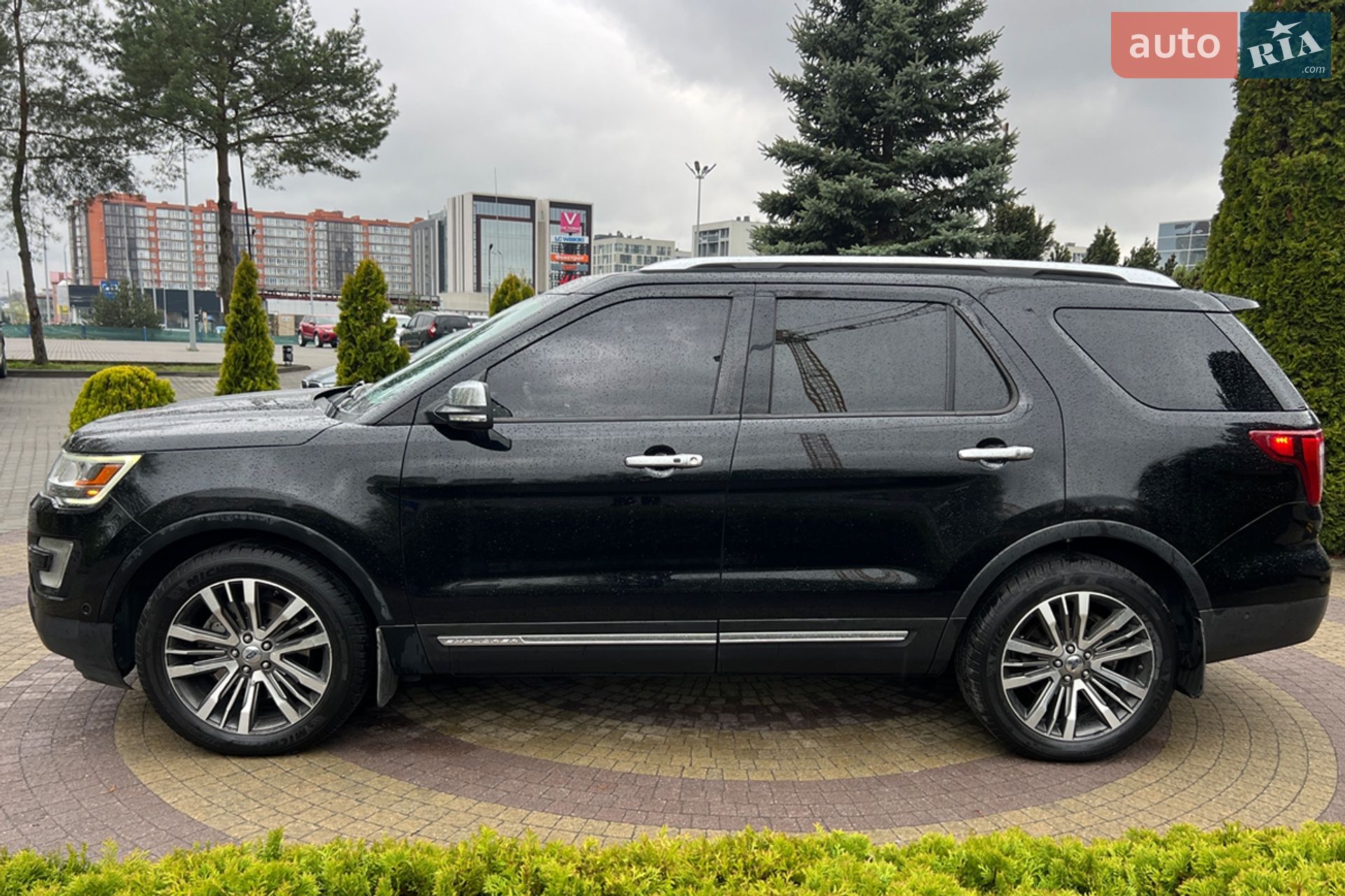 Ford Explorer 2017 VIN 1FM5K8HT7HGC21316 фото оголошення 4 з 30