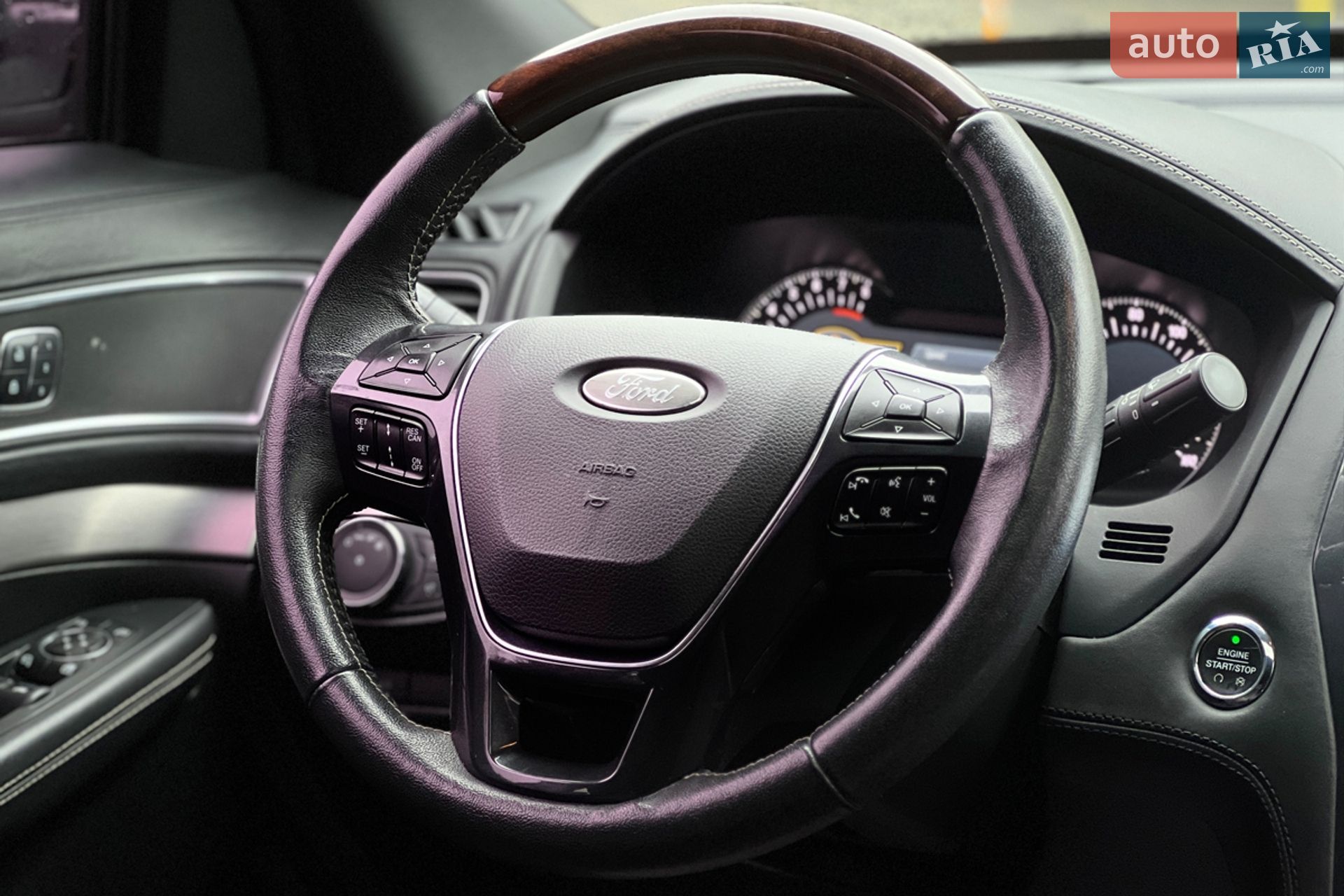Ford Explorer 2017 VIN 1FM5K8HT7HGC21316 фото оголошення 23 з 30
