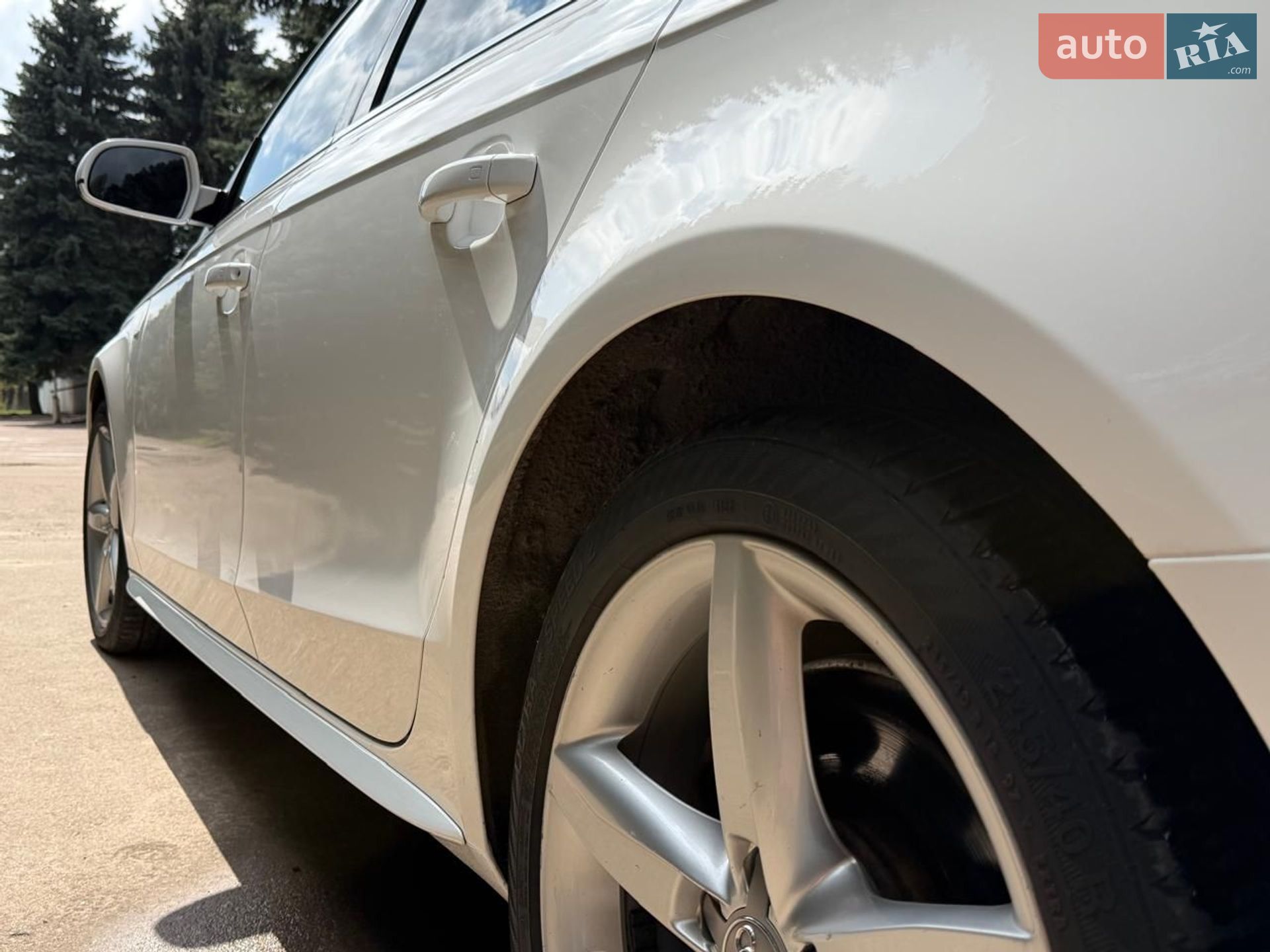 Audi A4 2014 VIN WAUZZZ8K0FA015993 фото оголошення 10 з 19