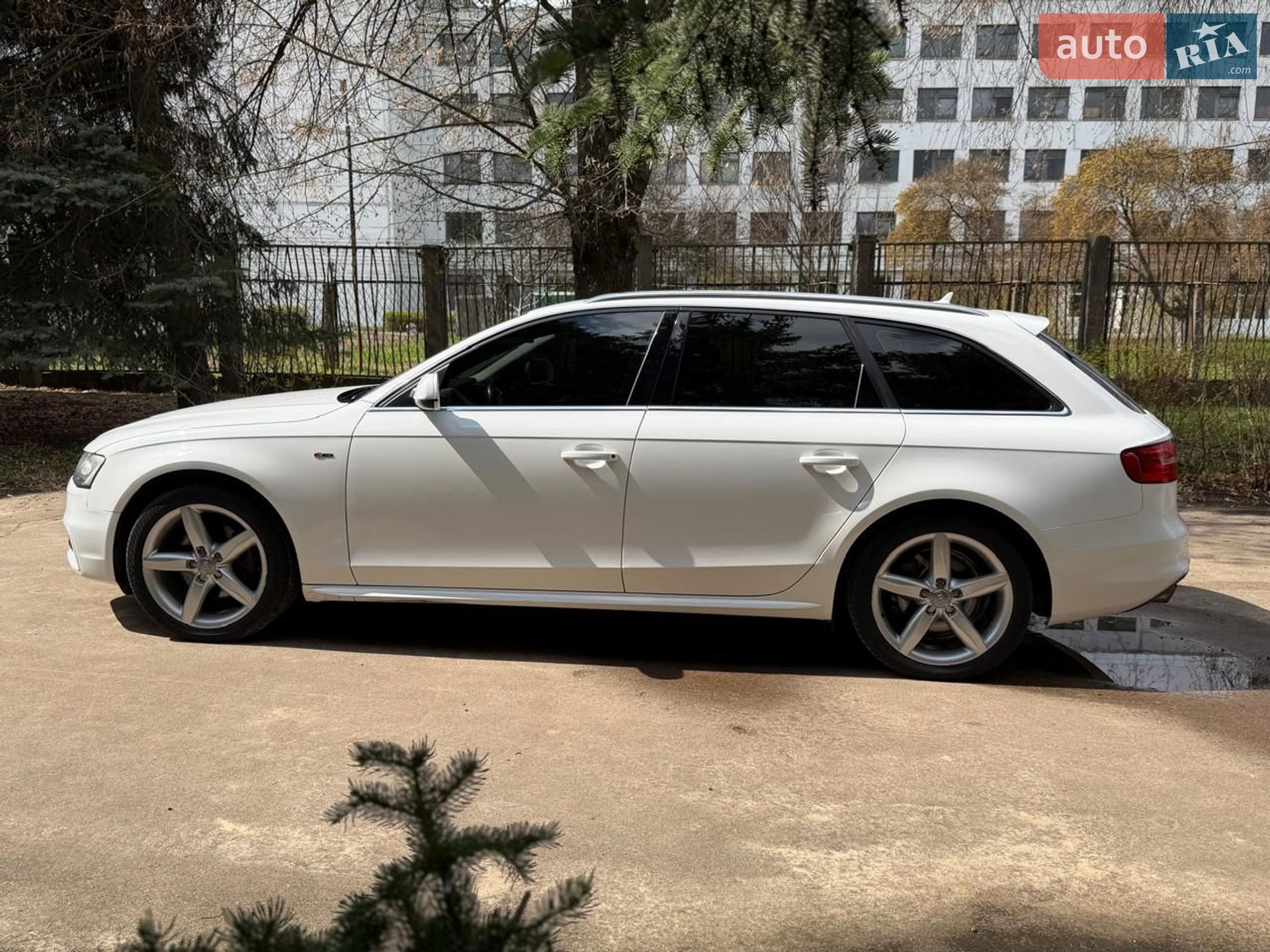 Audi A4 2014 VIN WAUZZZ8K0FA015993 фото оголошення 15 з 19