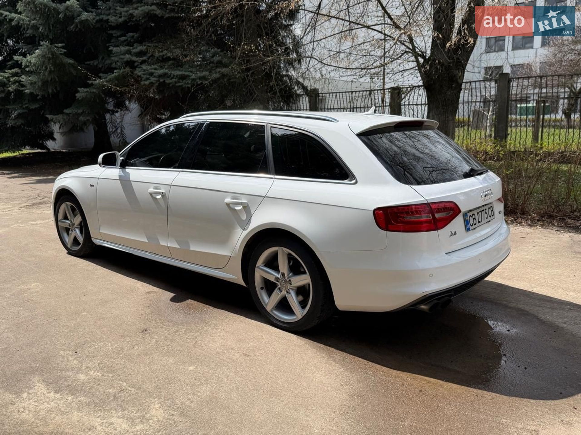 Audi A4 2014 VIN WAUZZZ8K0FA015993 фото оголошення 16 з 19