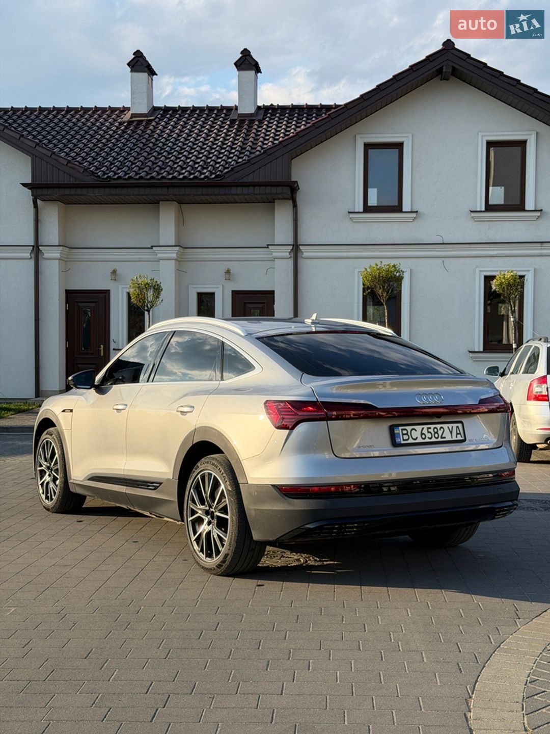 Audi e-tron Sportback 2020 VIN WAUZZZGEXMB002879 фото оголошення 5 з 21