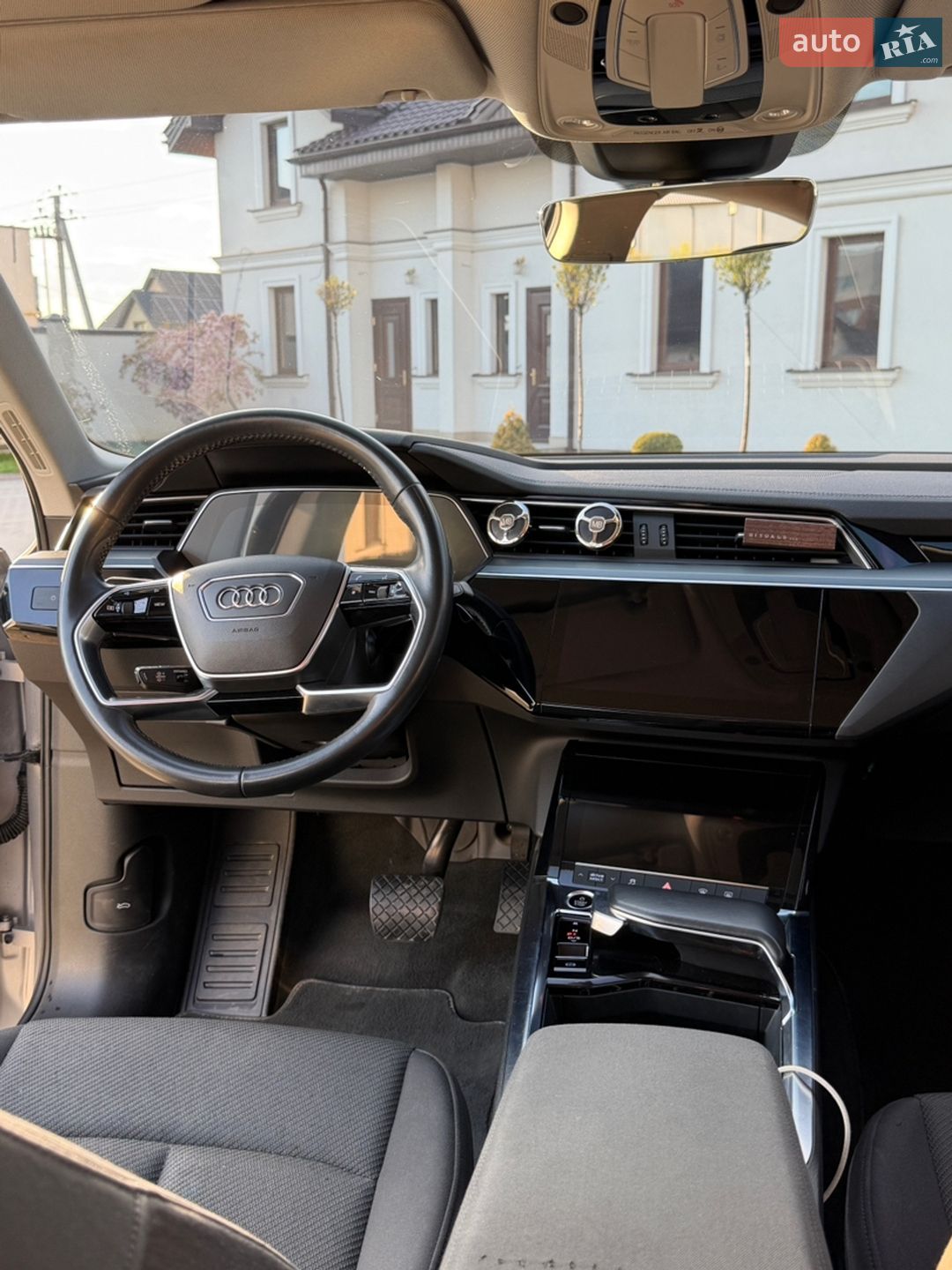 Audi e-tron Sportback 2020 VIN WAUZZZGEXMB002879 фото оголошення 7 з 21