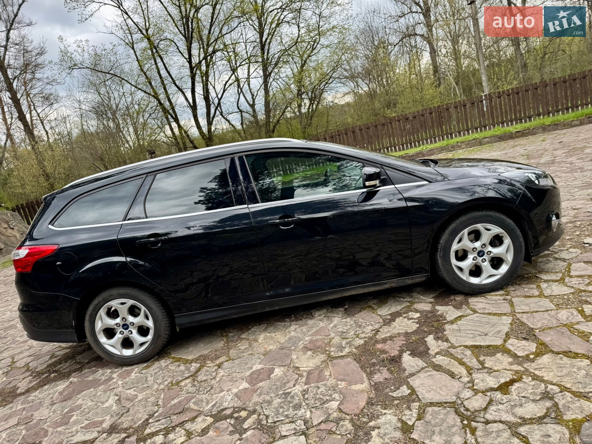 Ford Focus 2013 VIN WF0LXXGCBLDM17484 фото оголошення 5 з 25