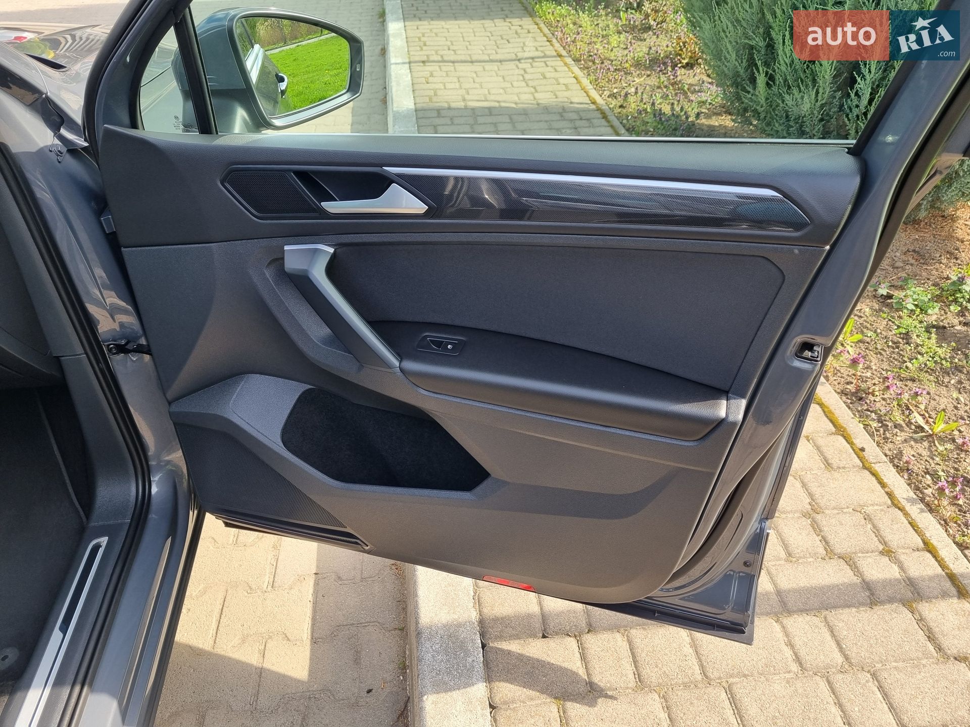 Volkswagen Tiguan 2021 VIN WVGZZZ5NZMW048915 фото оголошення 31 з 49