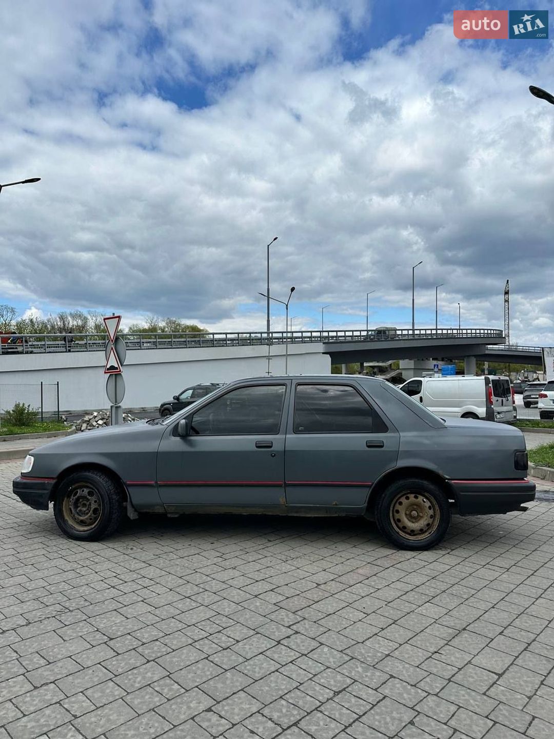 Ford Sierra 1988 VIN WF0FXXGBBFJA73396 фото оголошення 3 з 20