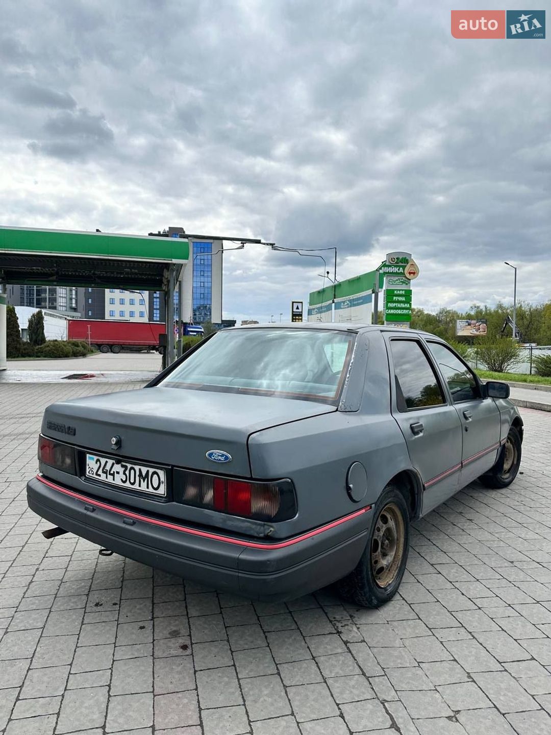 Ford Sierra 1988 VIN WF0FXXGBBFJA73396 фото оголошення 7 з 20
