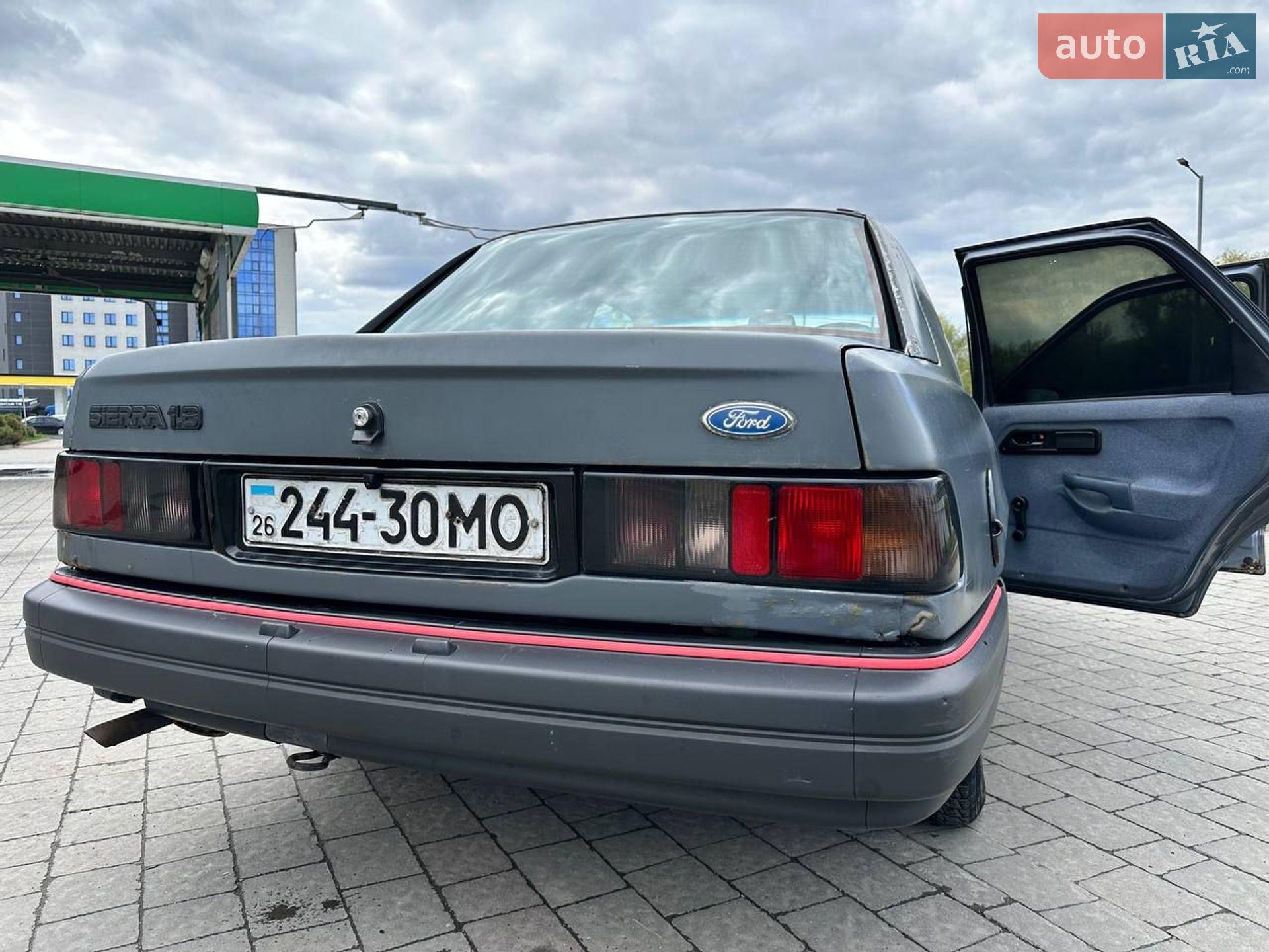 Ford Sierra 1988 VIN WF0FXXGBBFJA73396 фото оголошення 18 з 20