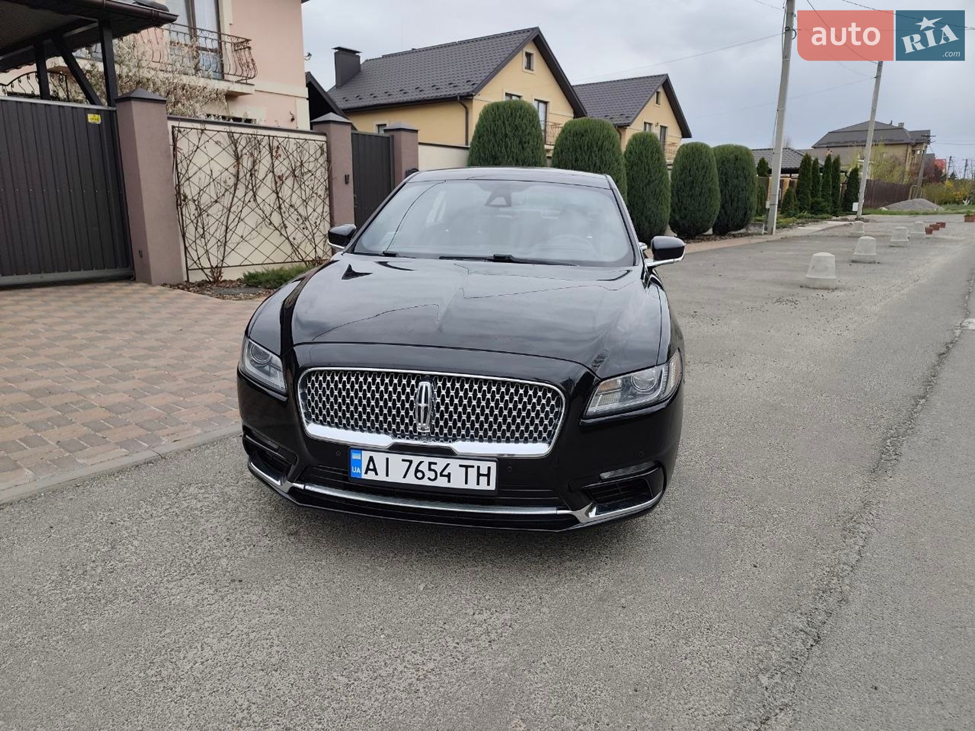 Lincoln Continental 2017 VIN 1LN6L9NC7H5636336 фото оголошення 2 з 14