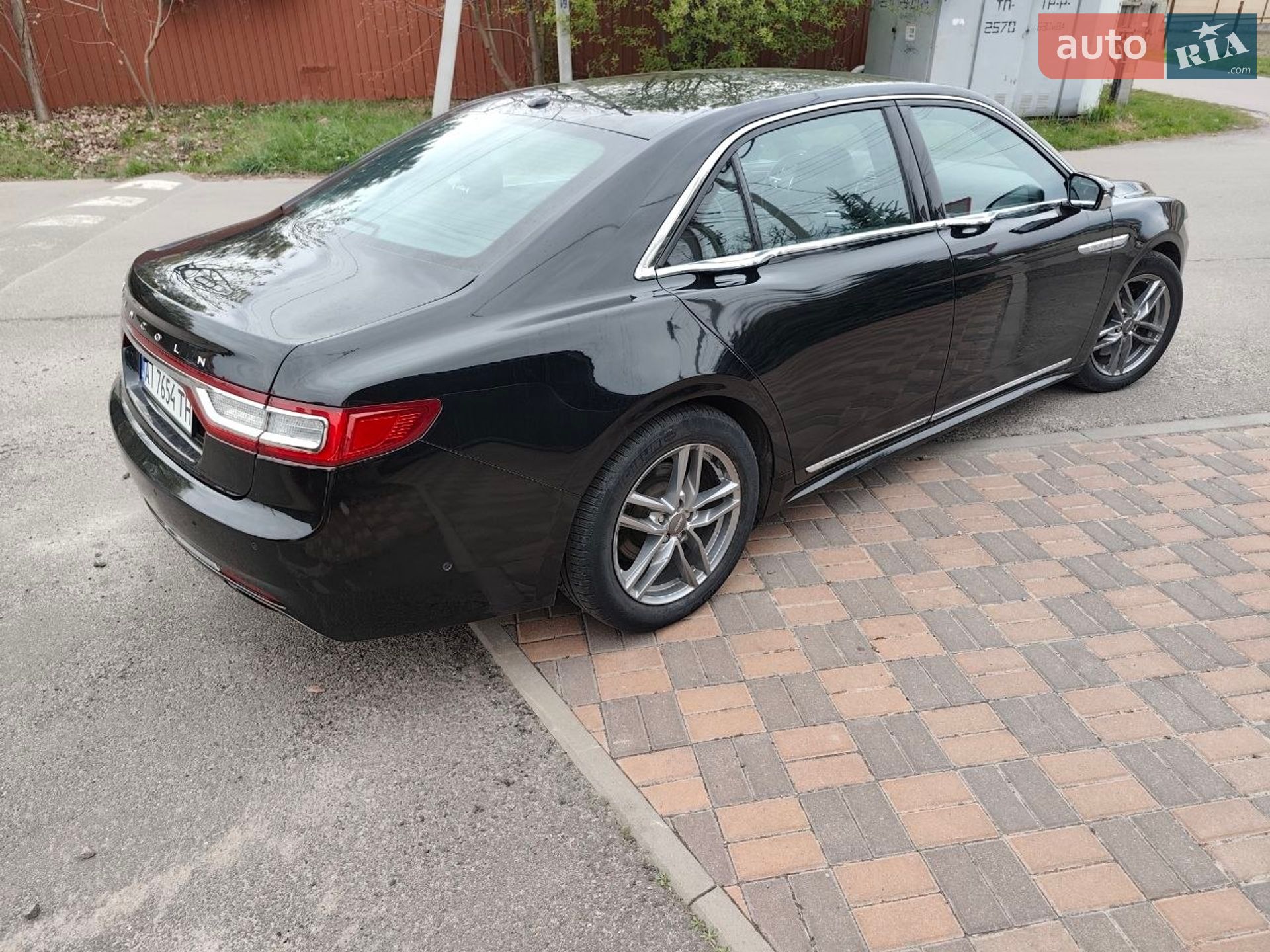 Lincoln Continental 2017 VIN 1LN6L9NC7H5636336 фото оголошення 5 з 14