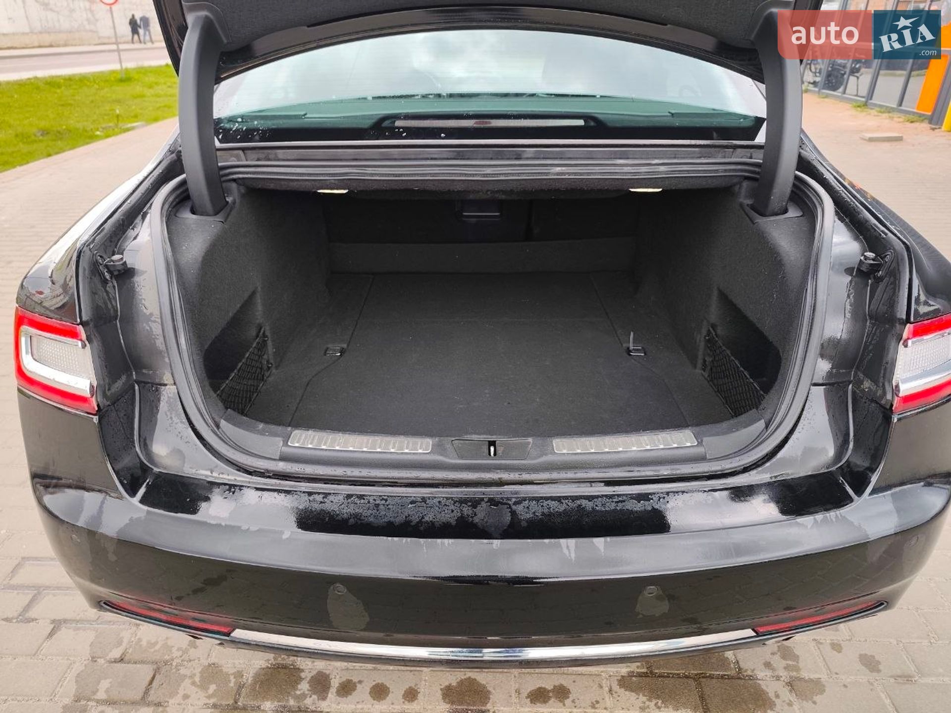 Lincoln Continental 2017 VIN 1LN6L9NC7H5636336 фото оголошення 8 з 14