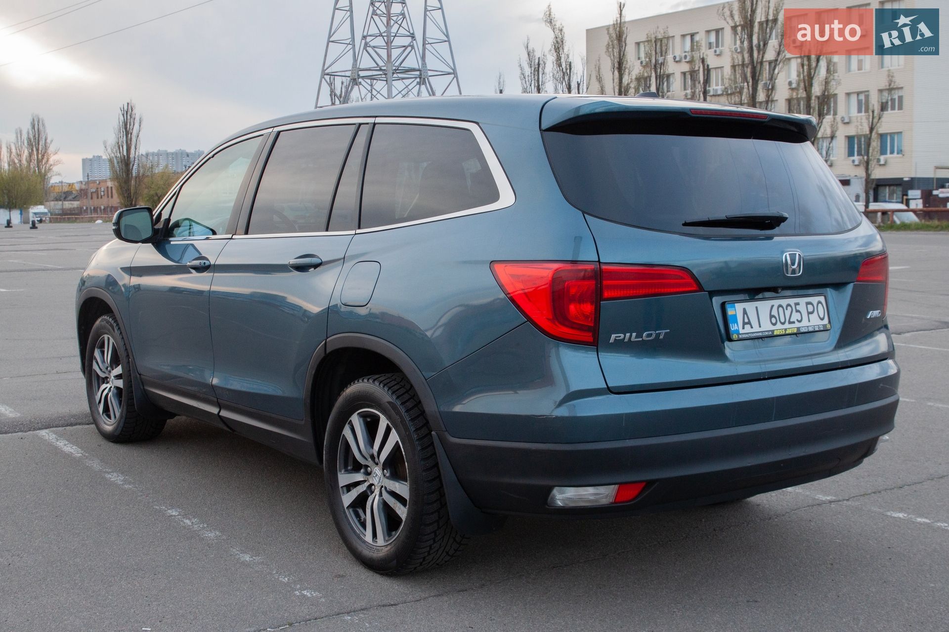 Honda Pilot 2015 VIN 5FNYF6H58GB025096 фото оголошення 8 з 28