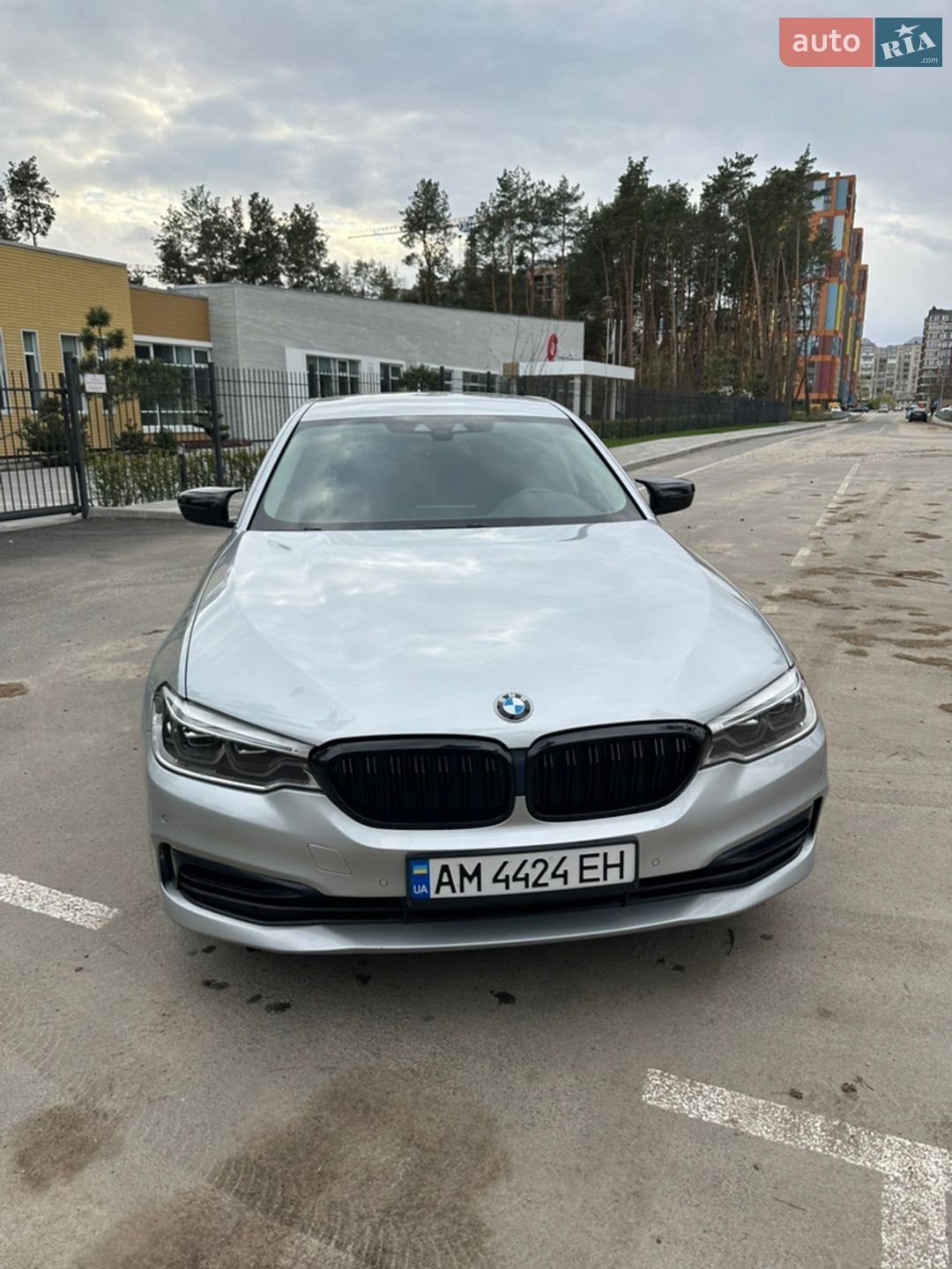 BMW 5 Series 2019 VIN WBAJF51030GM57629 фото оголошення 3 з 39