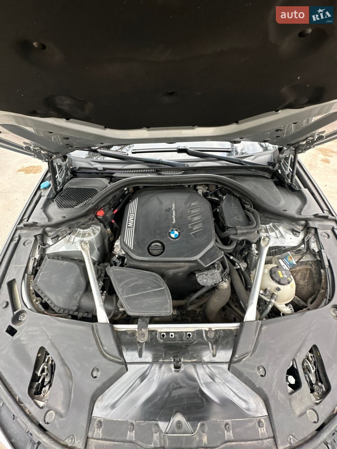 BMW 5 Series 2019 VIN WBAJF51030GM57629 фото оголошення 18 з 39