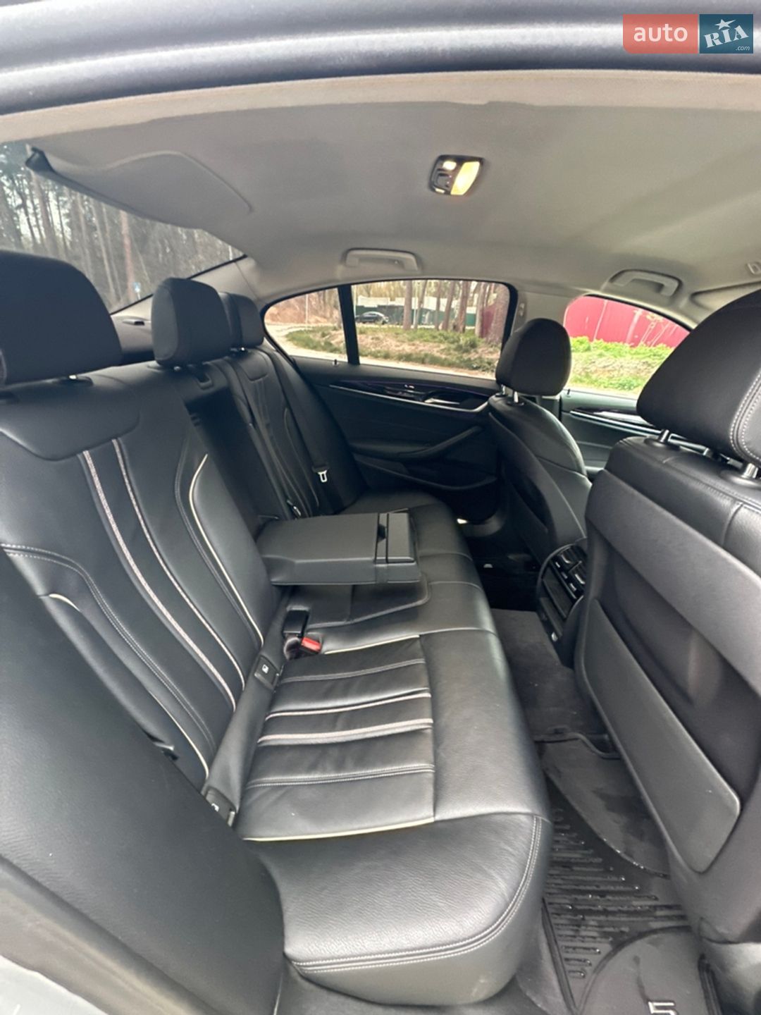 BMW 5 Series 2019 VIN WBAJF51030GM57629 фото оголошення 20 з 39