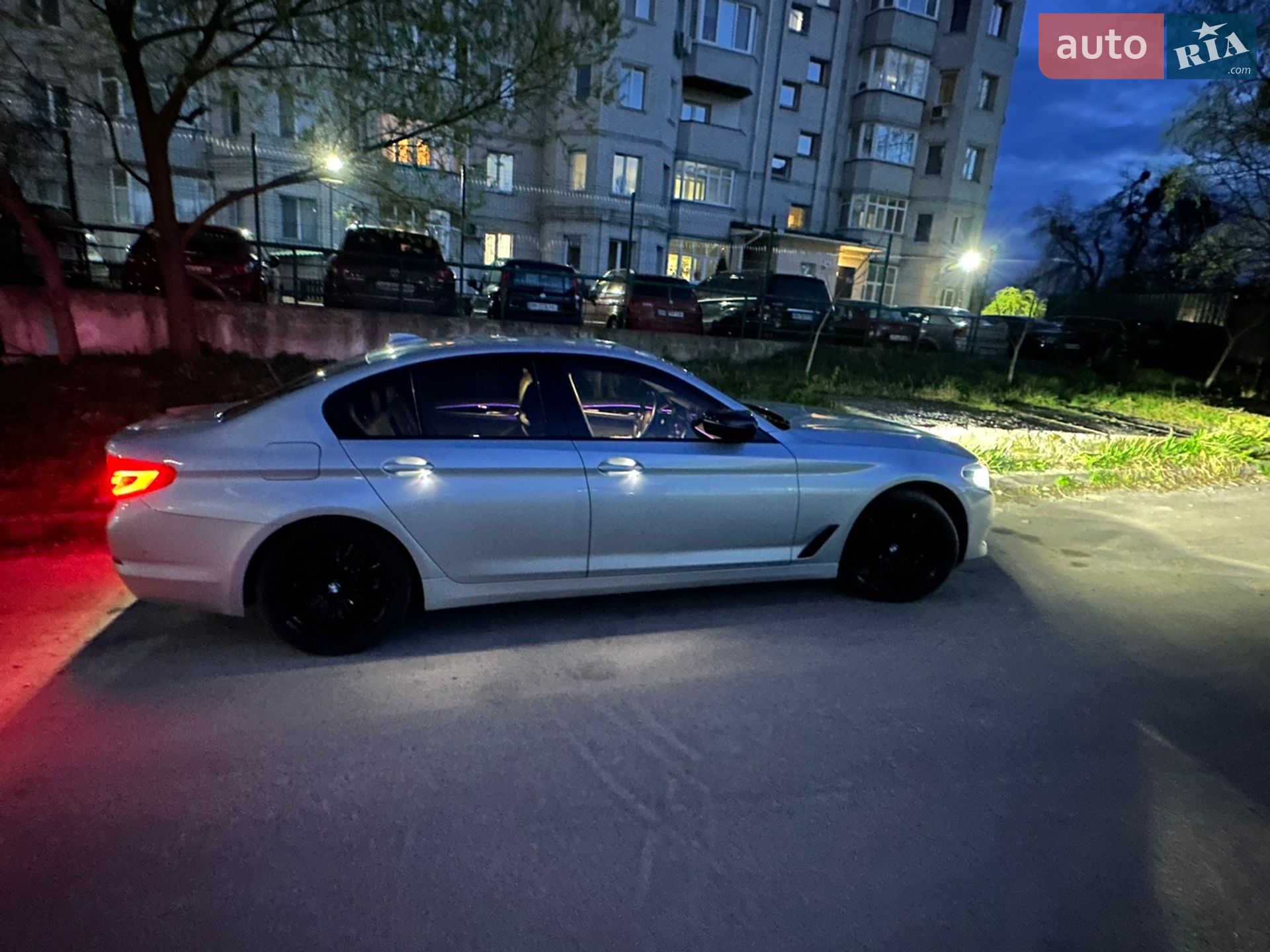 BMW 5 Series 2019 VIN WBAJF51030GM57629 фото оголошення 11 з 39