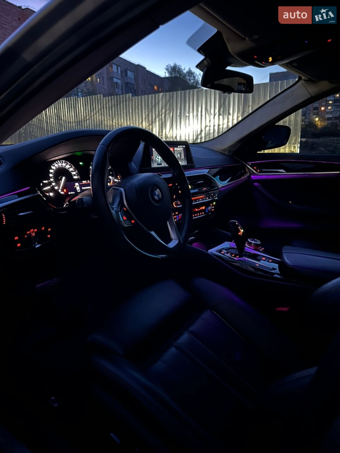 BMW 5 Series 2019 VIN WBAJF51030GM57629 фото оголошення 13 з 39