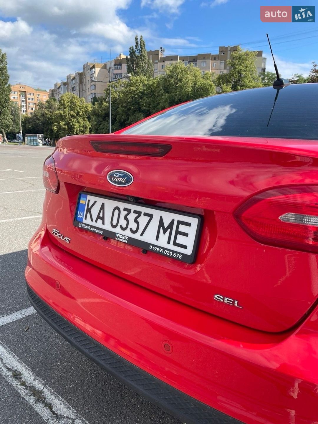 Ford Focus 2017 VIN 1FADP3H2XHL225384 фото оголошення 10 з 17