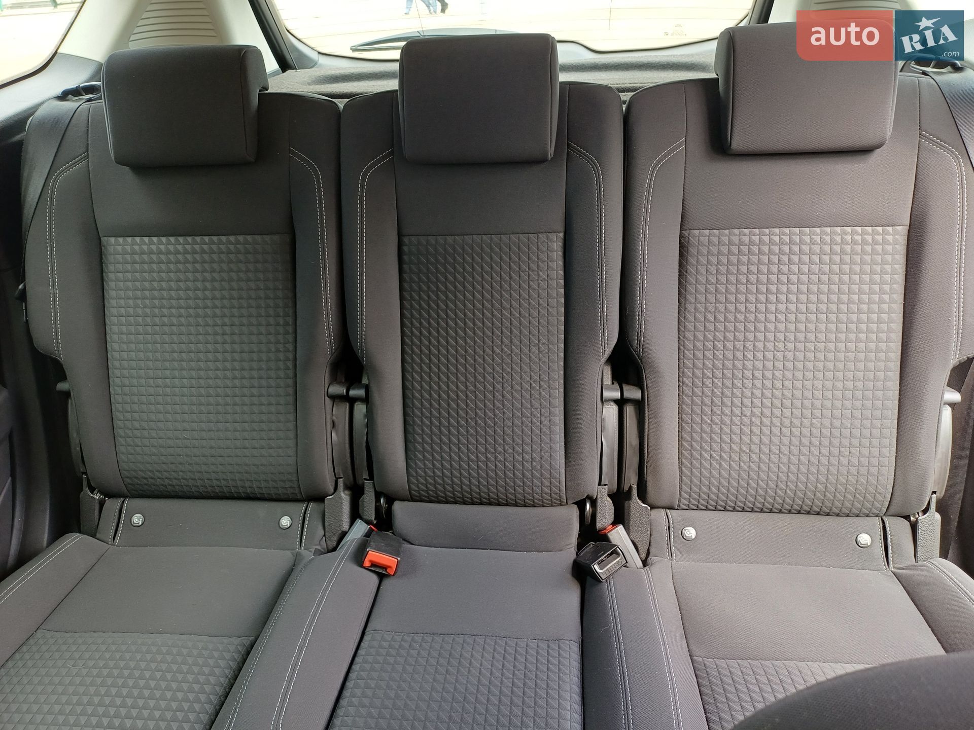 Ford C-Max 2016 VIN WF0VXXGCEVGT82976 фото оголошення 11 з 18