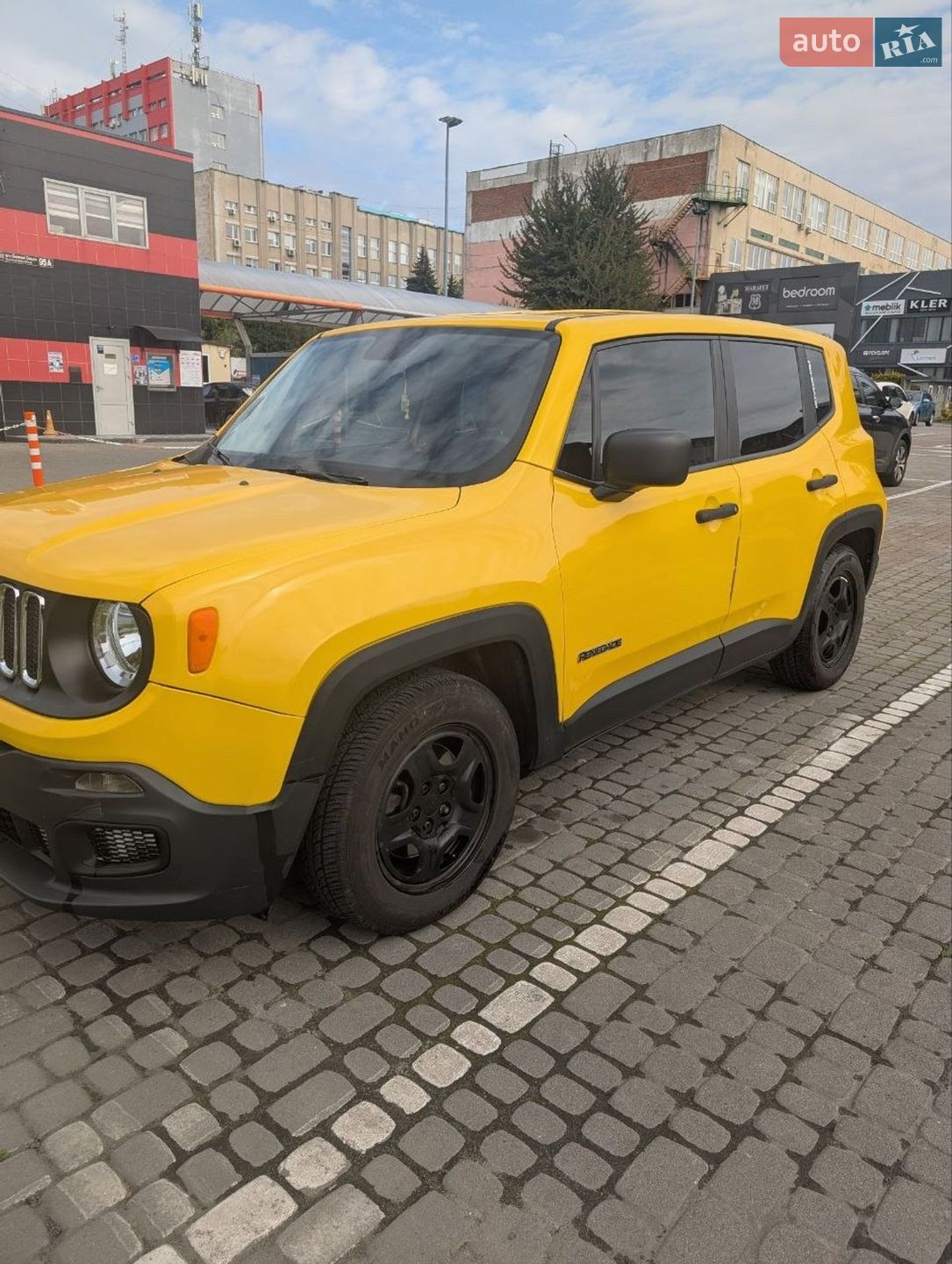 Jeep Renegade 2017 VIN ZACCJAAB6HPF31242 фото оголошення 2 з 17