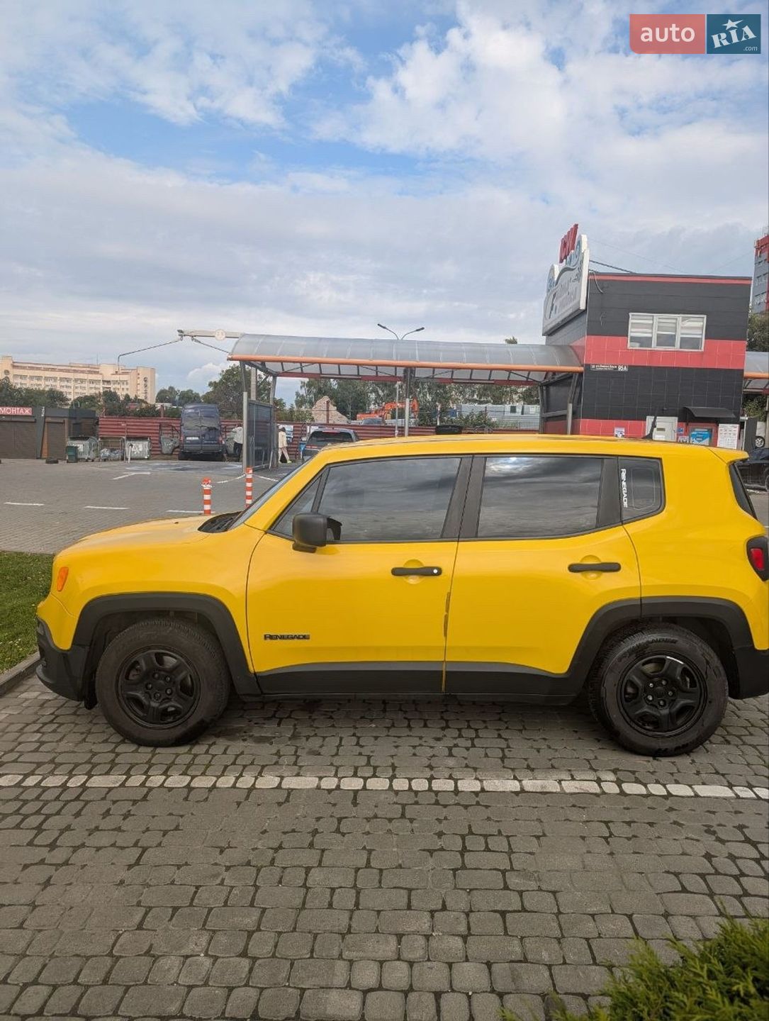 Jeep Renegade 2017 VIN ZACCJAAB6HPF31242 фото оголошення 3 з 17