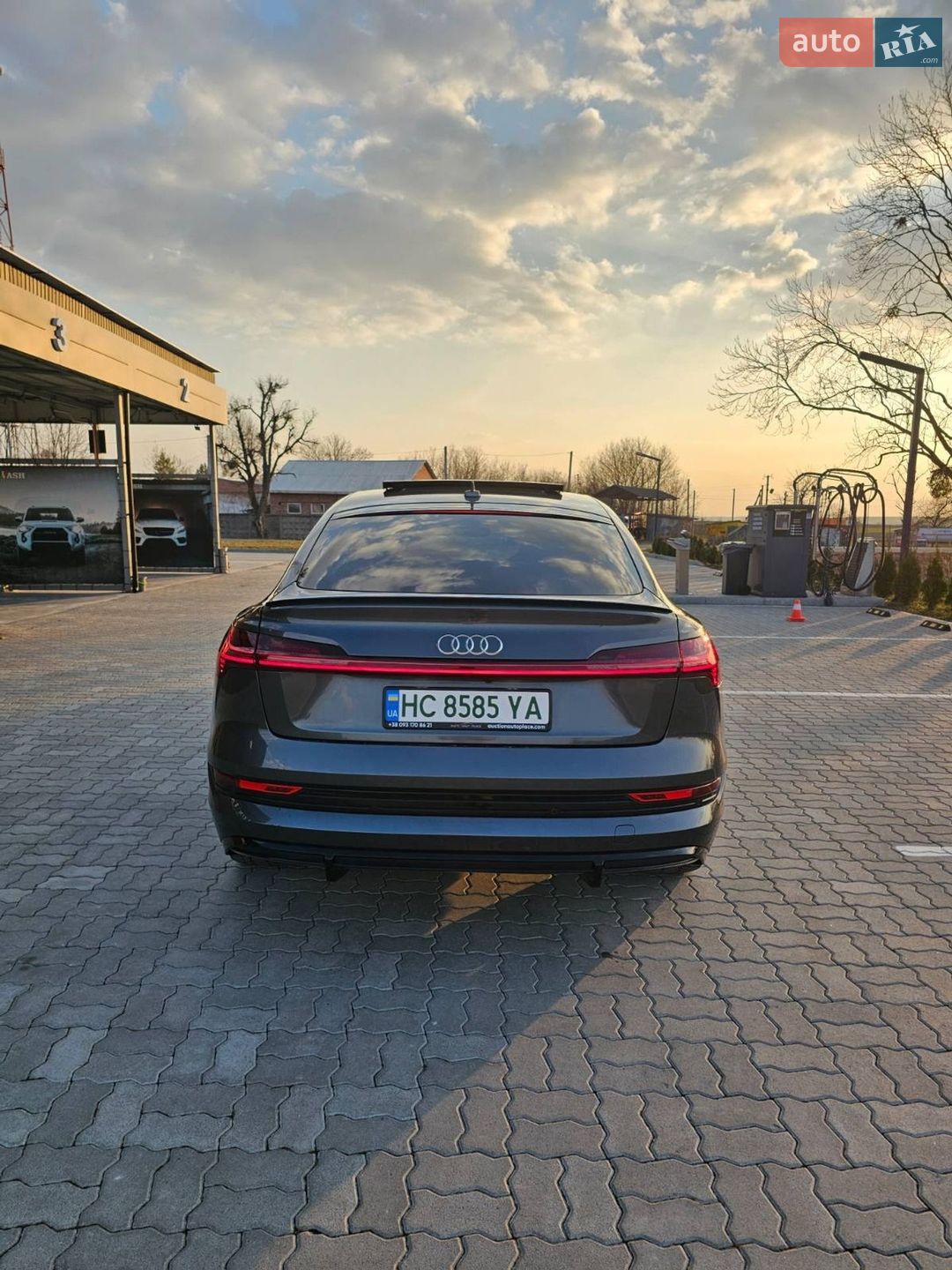 Audi e-tron 2021 VIN WAUZZZGE0MB042677 фото оголошення 8 з 45