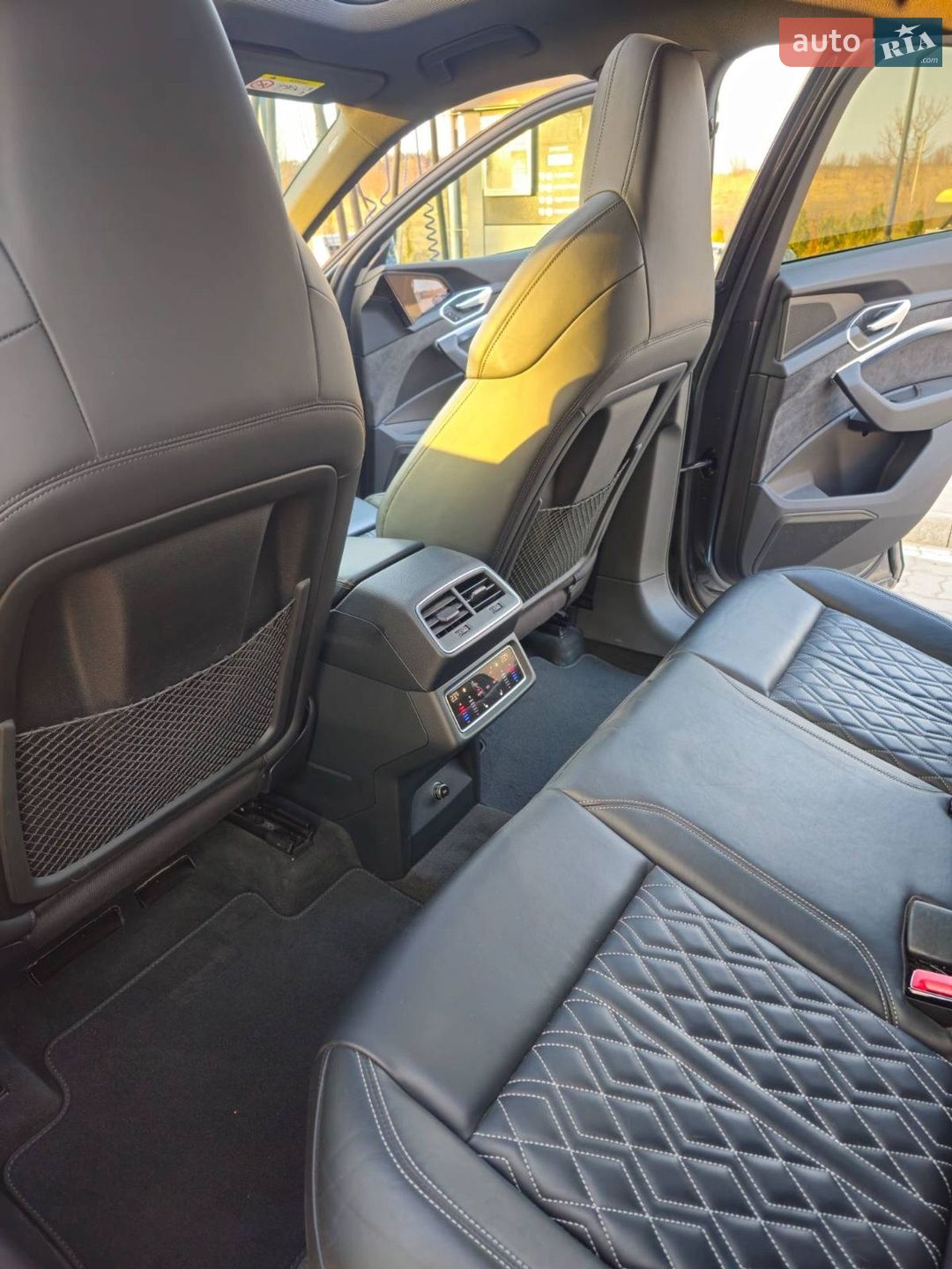 Audi e-tron 2021 VIN WAUZZZGE0MB042677 фото оголошення 27 з 45