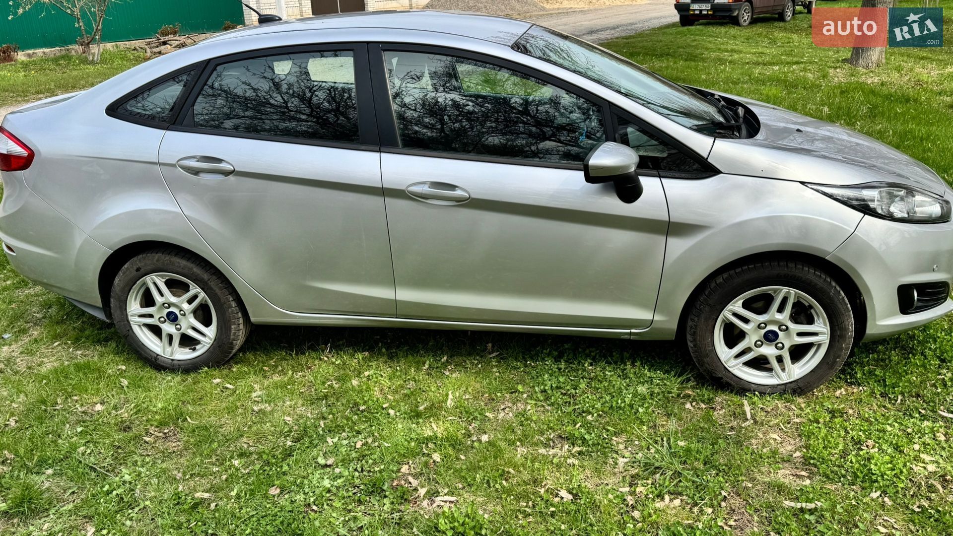 Ford Fiesta 2017 VIN 3FADP4BJ3HM126250 фото оголошення 3 з 13