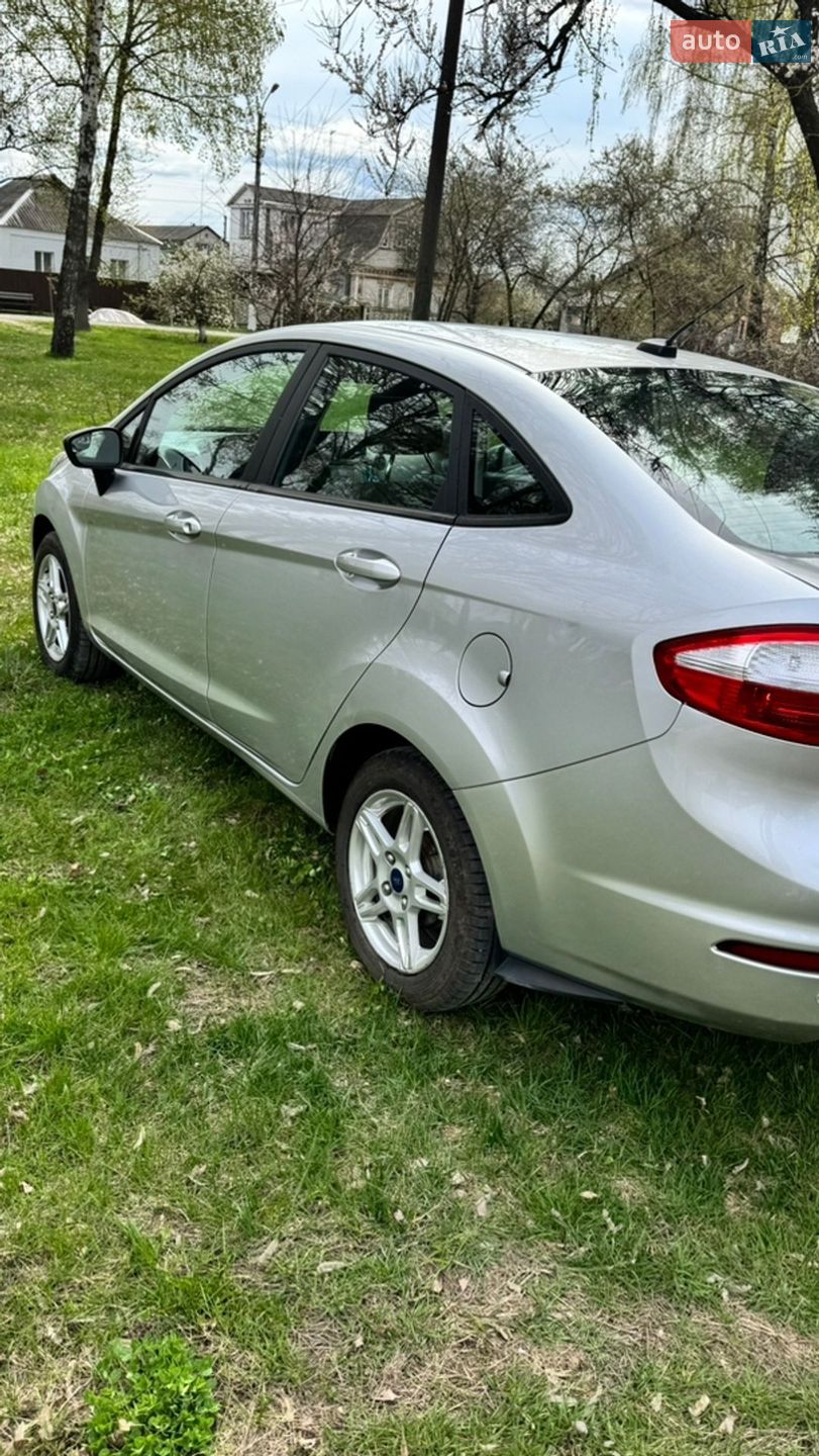 Ford Fiesta 2017 VIN 3FADP4BJ3HM126250 фото оголошення 4 з 13