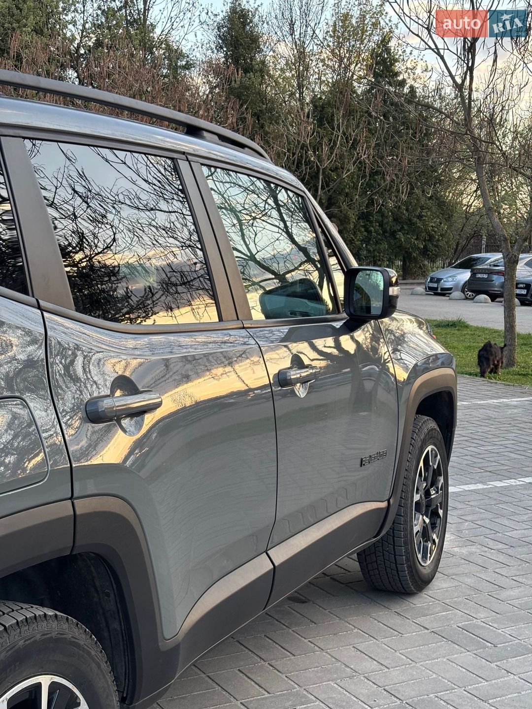 Jeep Renegade 2023 VIN ZACNJDB17PPP43529 фото оголошення 3 з 14
