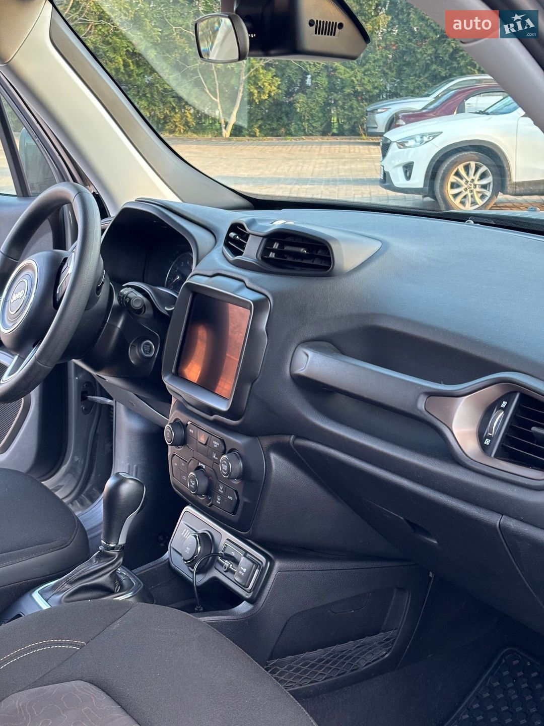 Jeep Renegade 2023 VIN ZACNJDB17PPP43529 фото оголошення 8 з 14