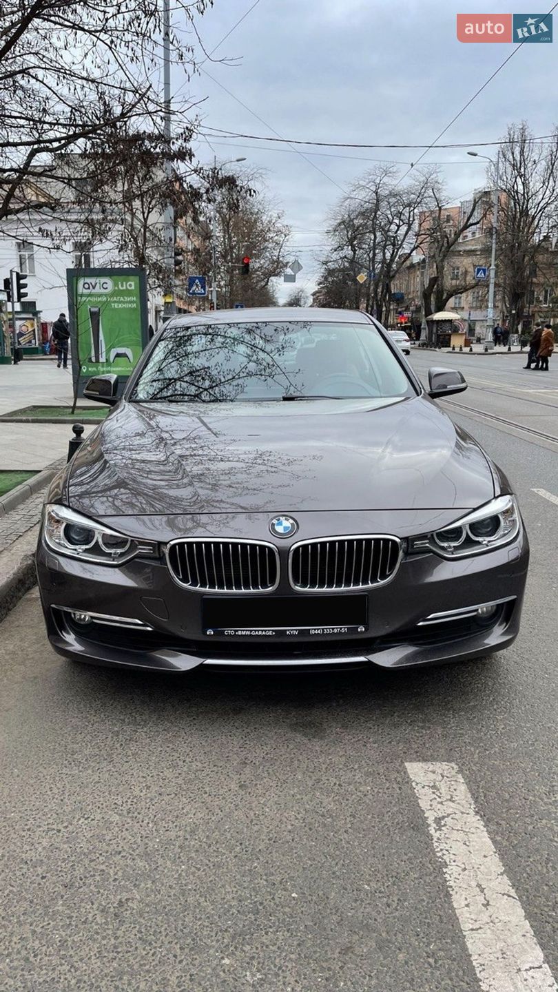 BMW 3 Series 2012 VIN WBA3A51030J392095 фото оголошення 2 з 3