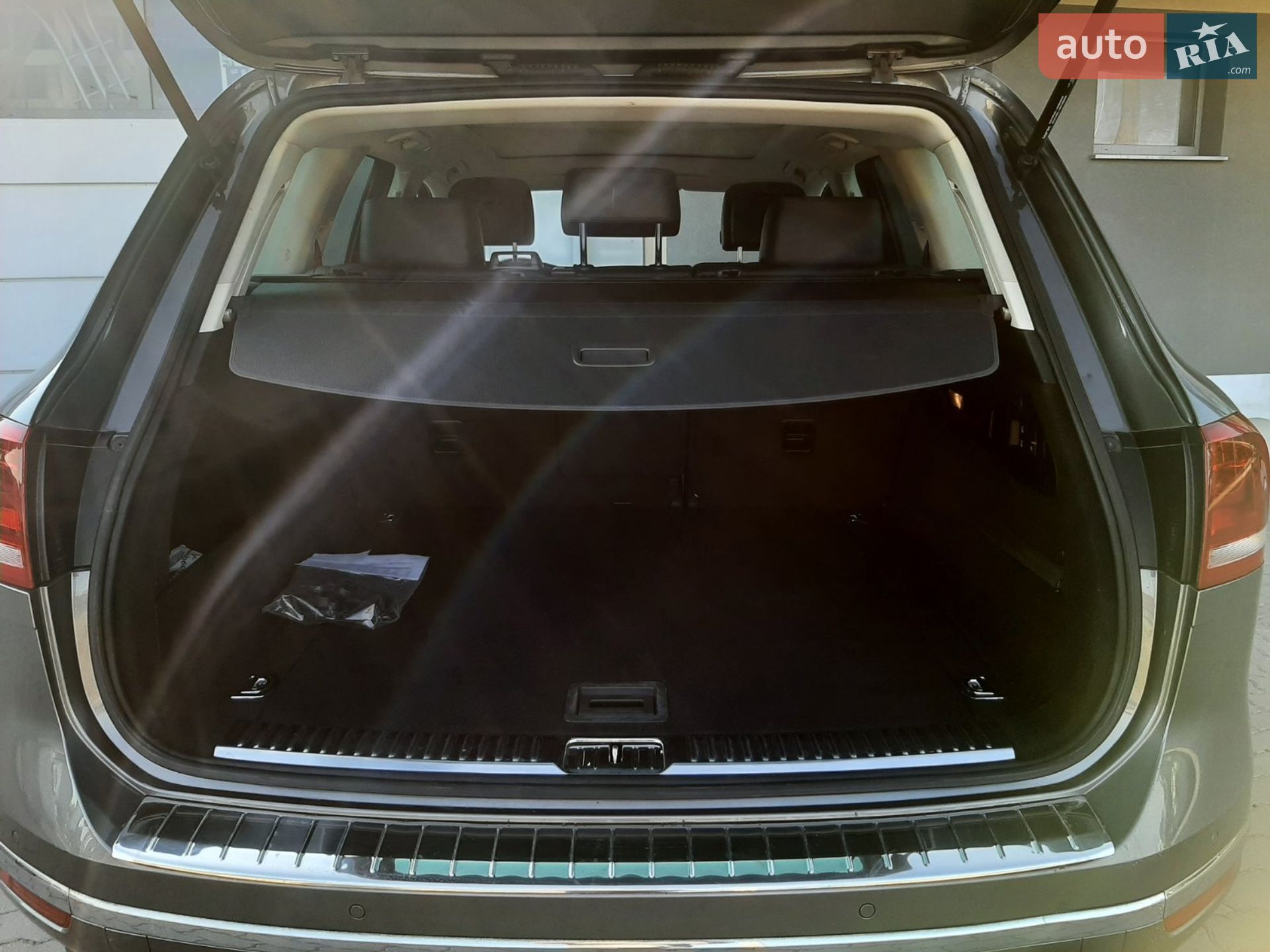 Volkswagen Touareg 2015 VIN WVGZZZ7PZFD021496 фото оголошення 8 з 16
