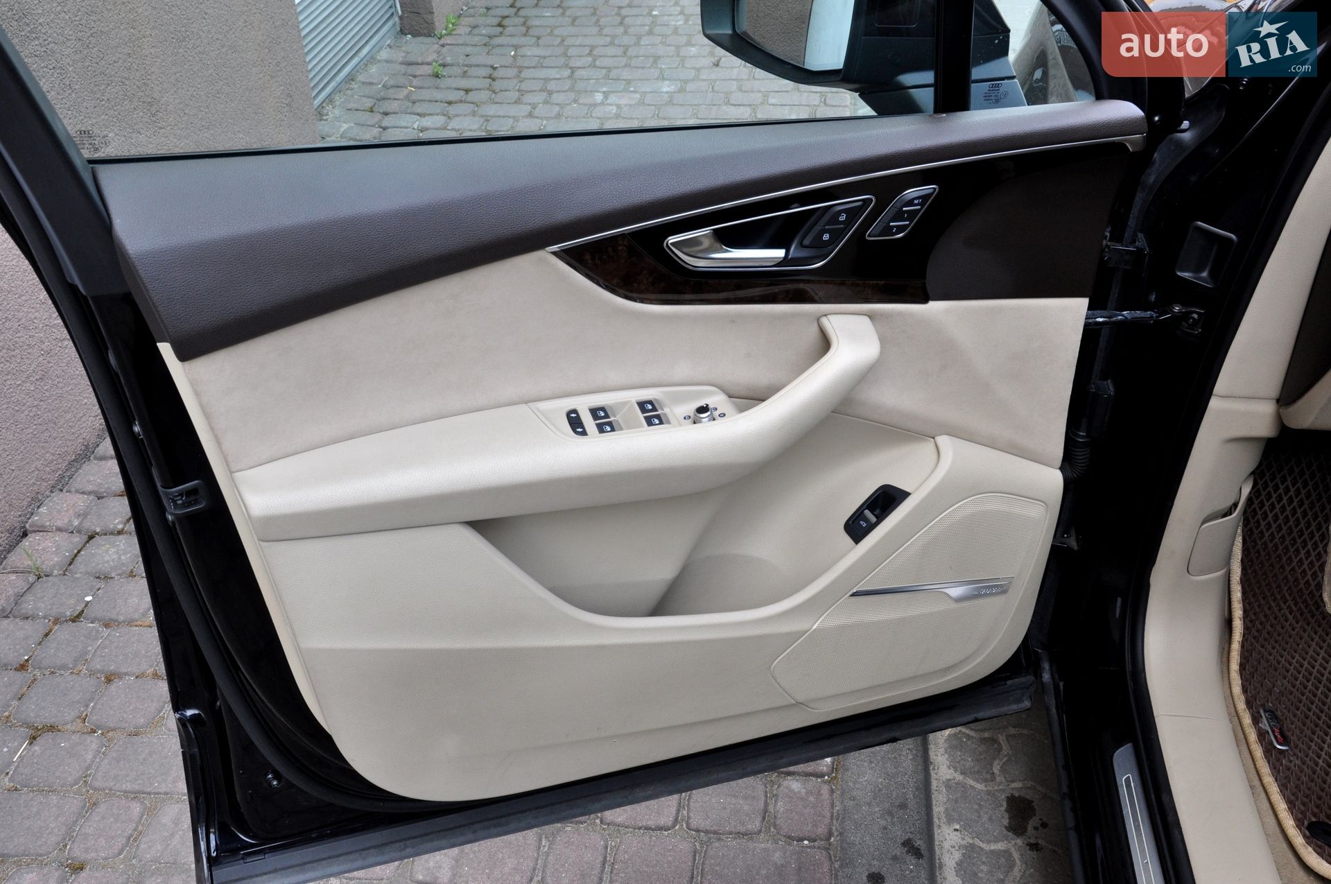 Audi Q7 2016 VIN WAUZZZ4M6HD026229 фото оголошення 17 з 68