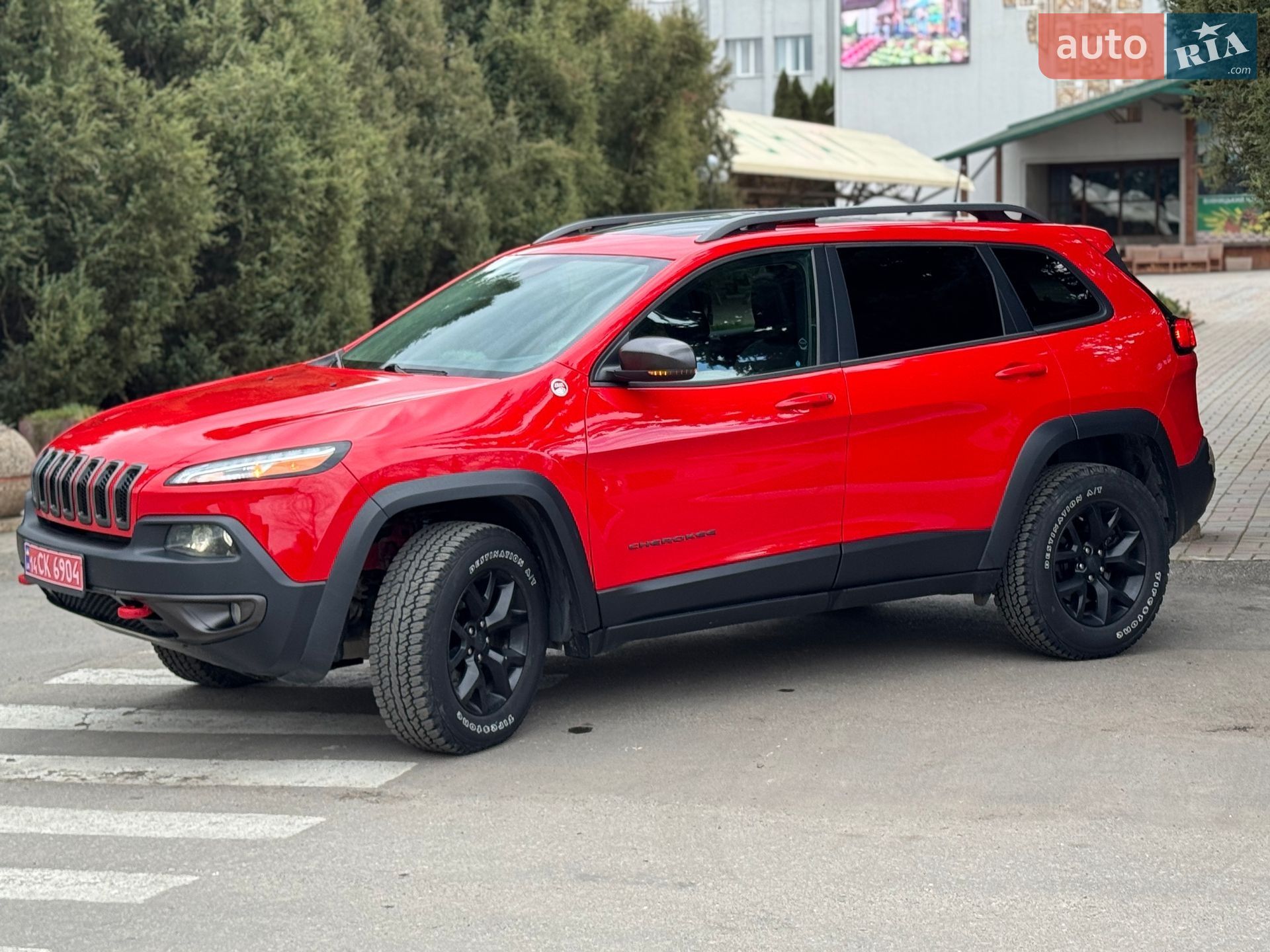 Jeep Cherokee 2017 VIN 1C4PJMBS9HW618105 фото оголошення 10 з 31