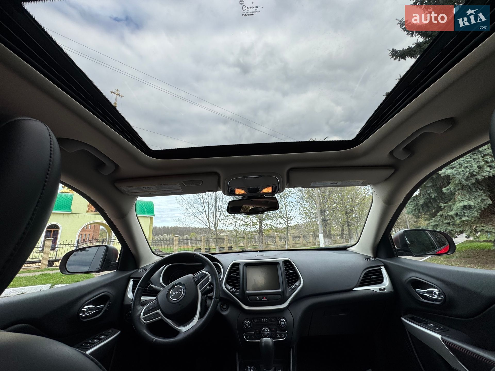 Jeep Cherokee 2017 VIN 1C4PJMBS9HW618105 фото оголошення 25 з 31