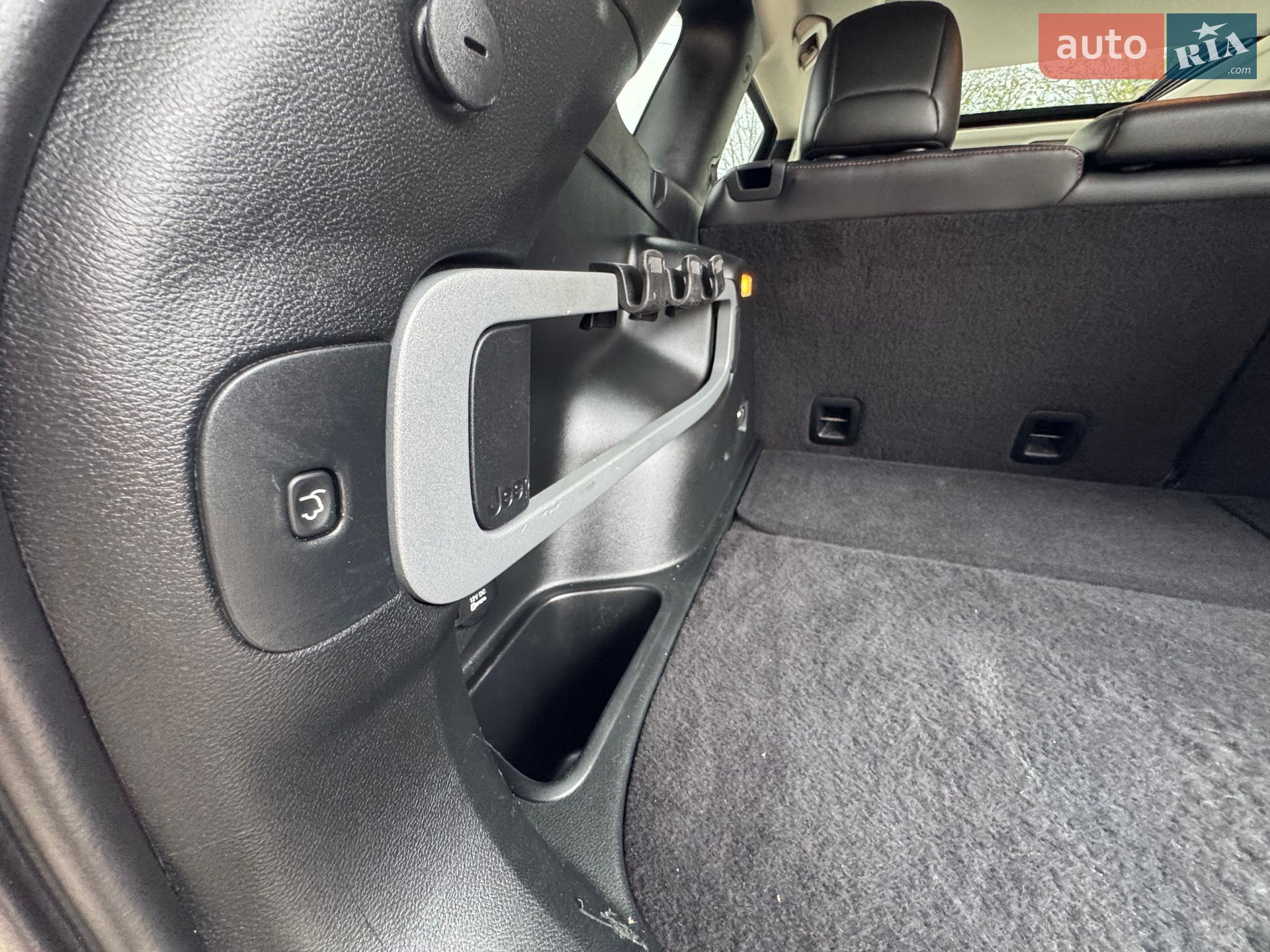 Jeep Cherokee 2017 VIN 1C4PJMBS9HW618105 фото оголошення 27 з 31
