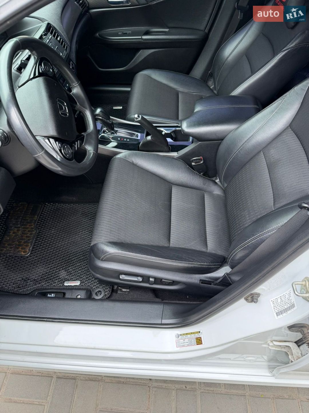 Honda Accord 2016 VIN 1HGCR2F53HA014645 фото оголошення 9 з 10