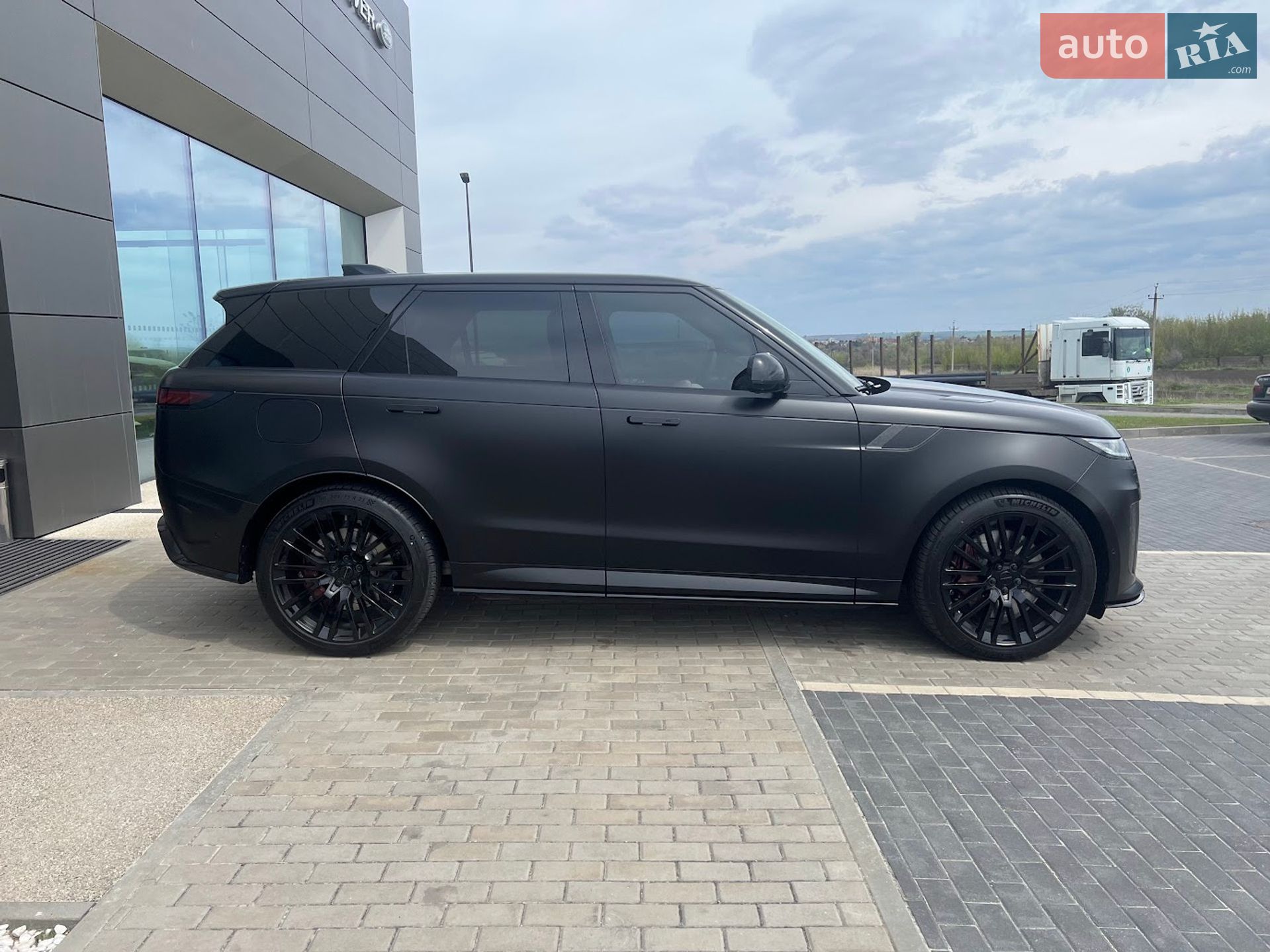 Land Rover Range Rover Sport 2025 VIN SAL1A2B9XTA617616 фото оголошення 8 з 40