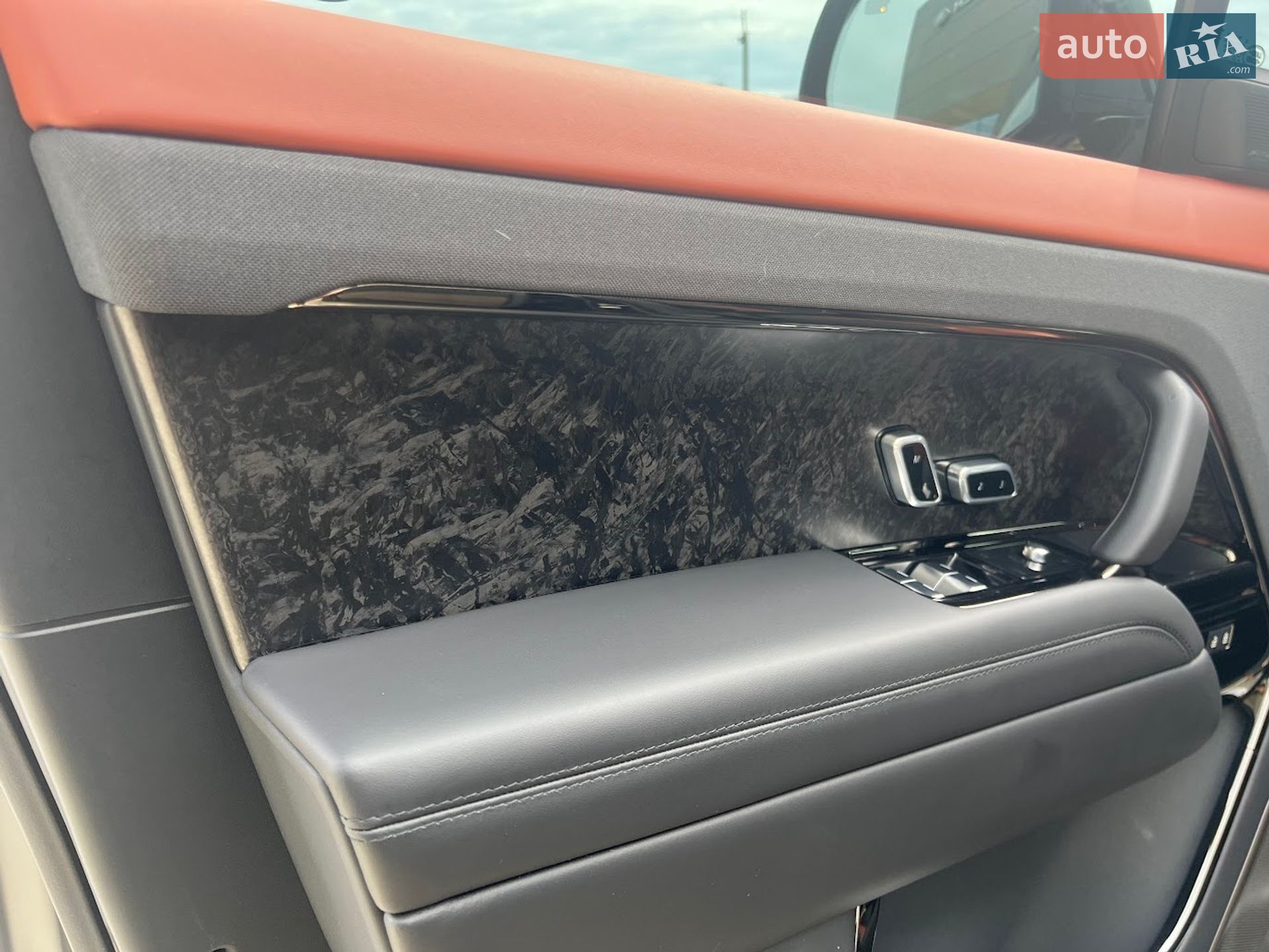 Land Rover Range Rover Sport 2025 VIN SAL1A2B9XTA617616 фото оголошення 18 з 40