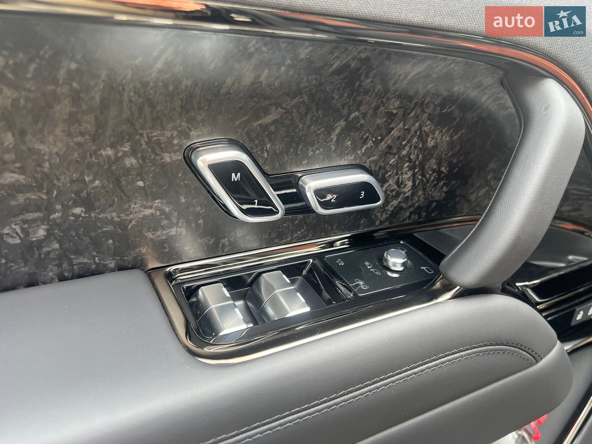 Land Rover Range Rover Sport 2025 VIN SAL1A2B9XTA617616 фото оголошення 19 з 40