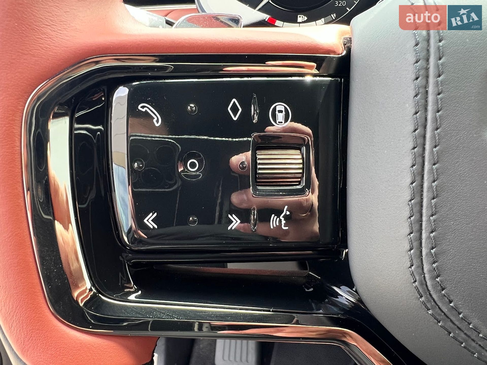 Land Rover Range Rover Sport 2025 VIN SAL1A2B9XTA617616 фото оголошення 24 з 40