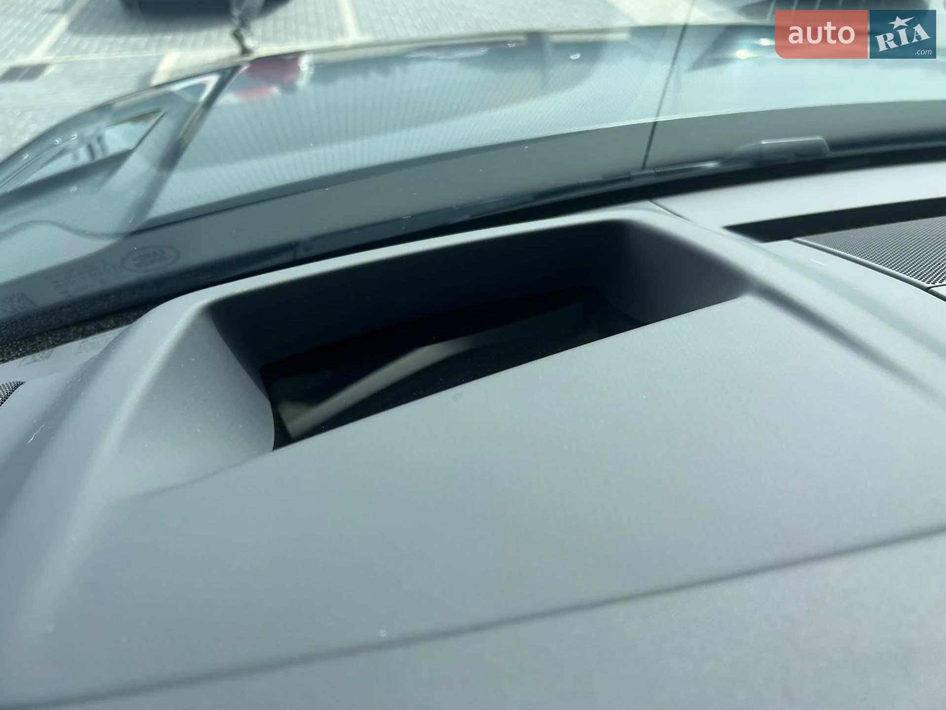 Land Rover Range Rover Sport 2025 VIN SAL1A2B9XTA617616 фото оголошення 27 з 40