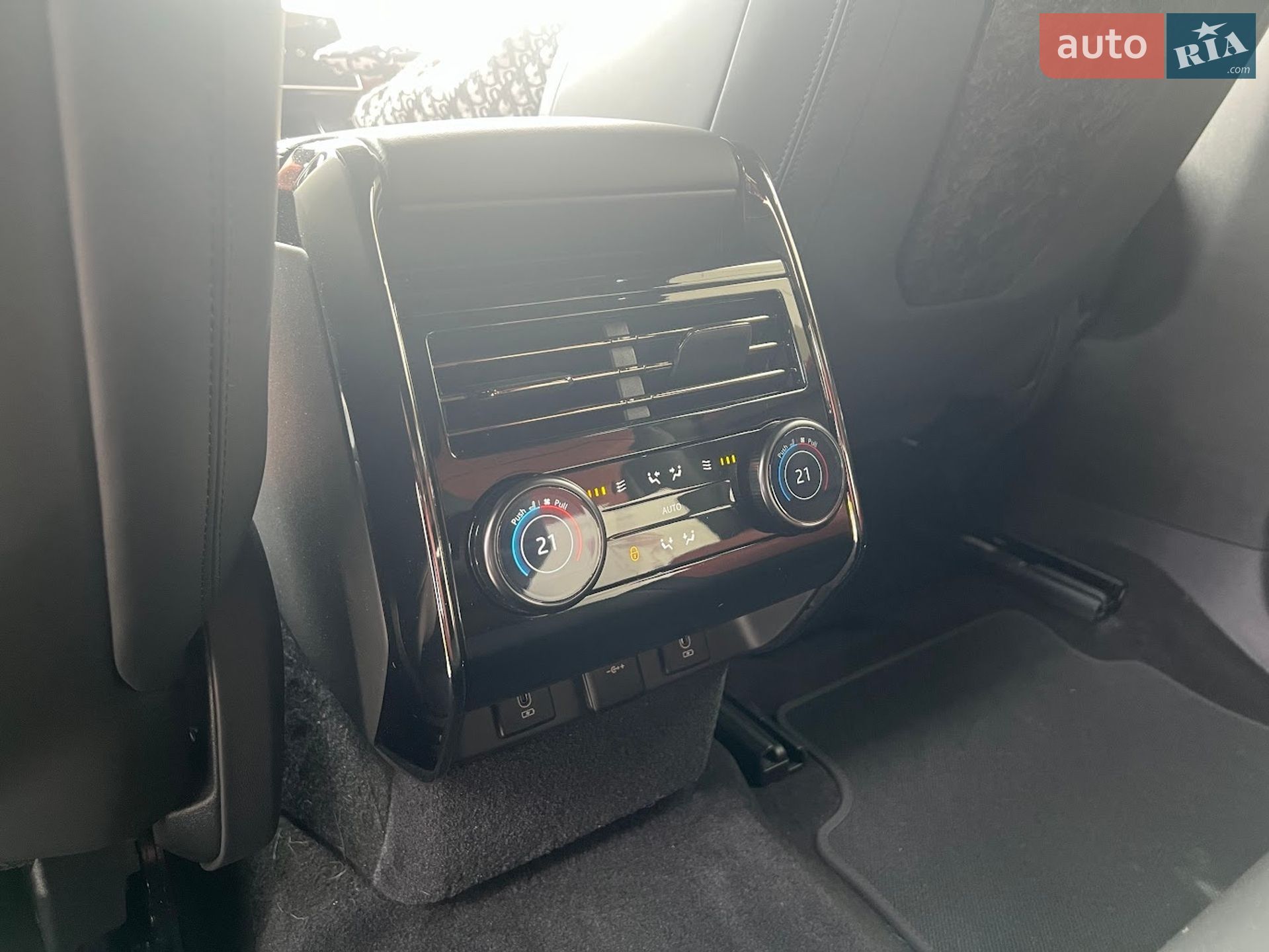 Land Rover Range Rover Sport 2025 VIN SAL1A2B9XTA617616 фото оголошення 36 з 40
